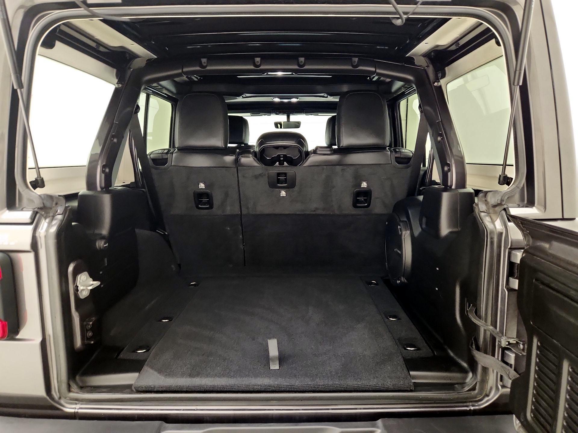 Thumbnail: 2021 Jeep Wrangler - 19