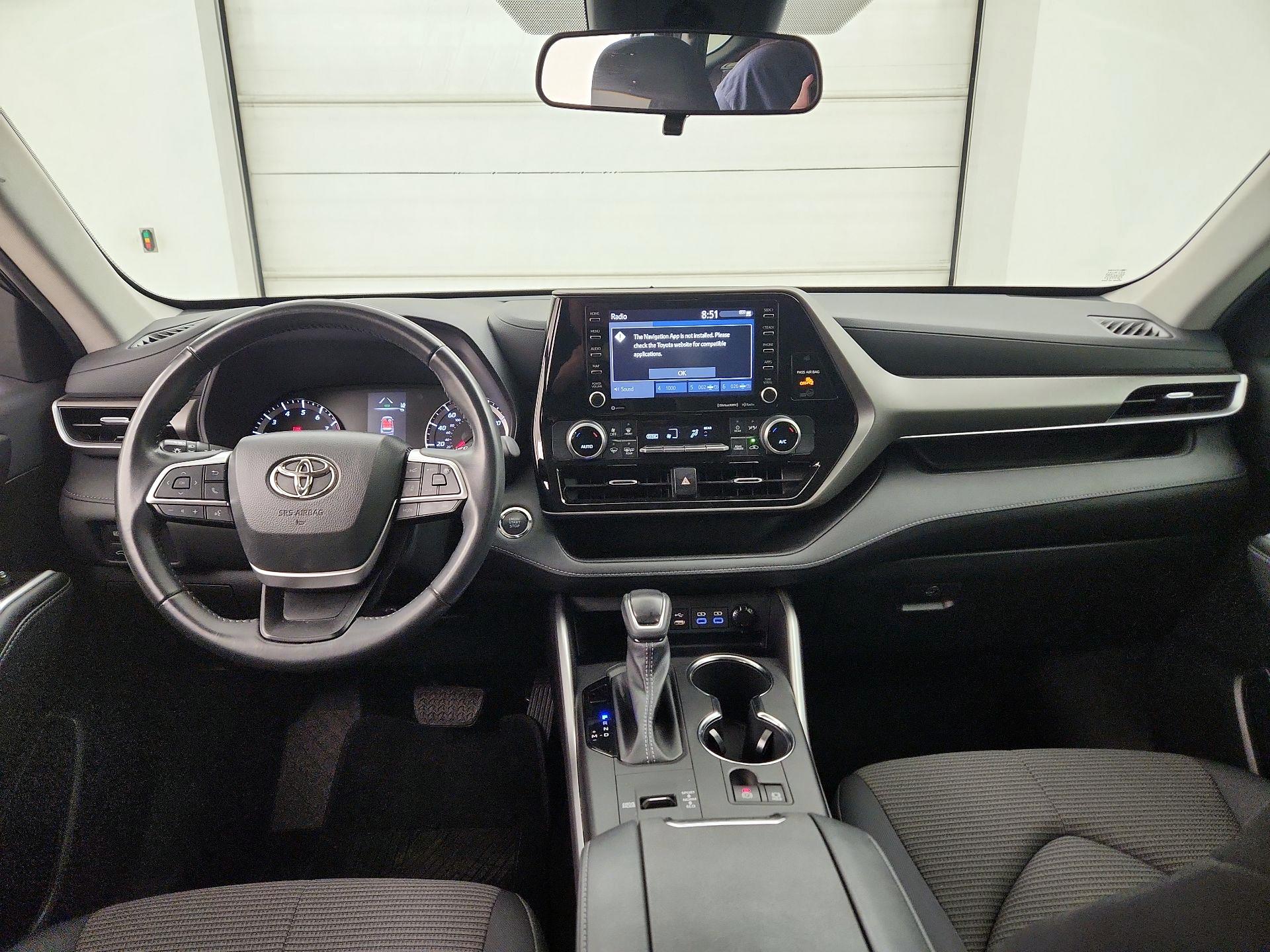 Thumbnail: 2022 Toyota Highlander - 9