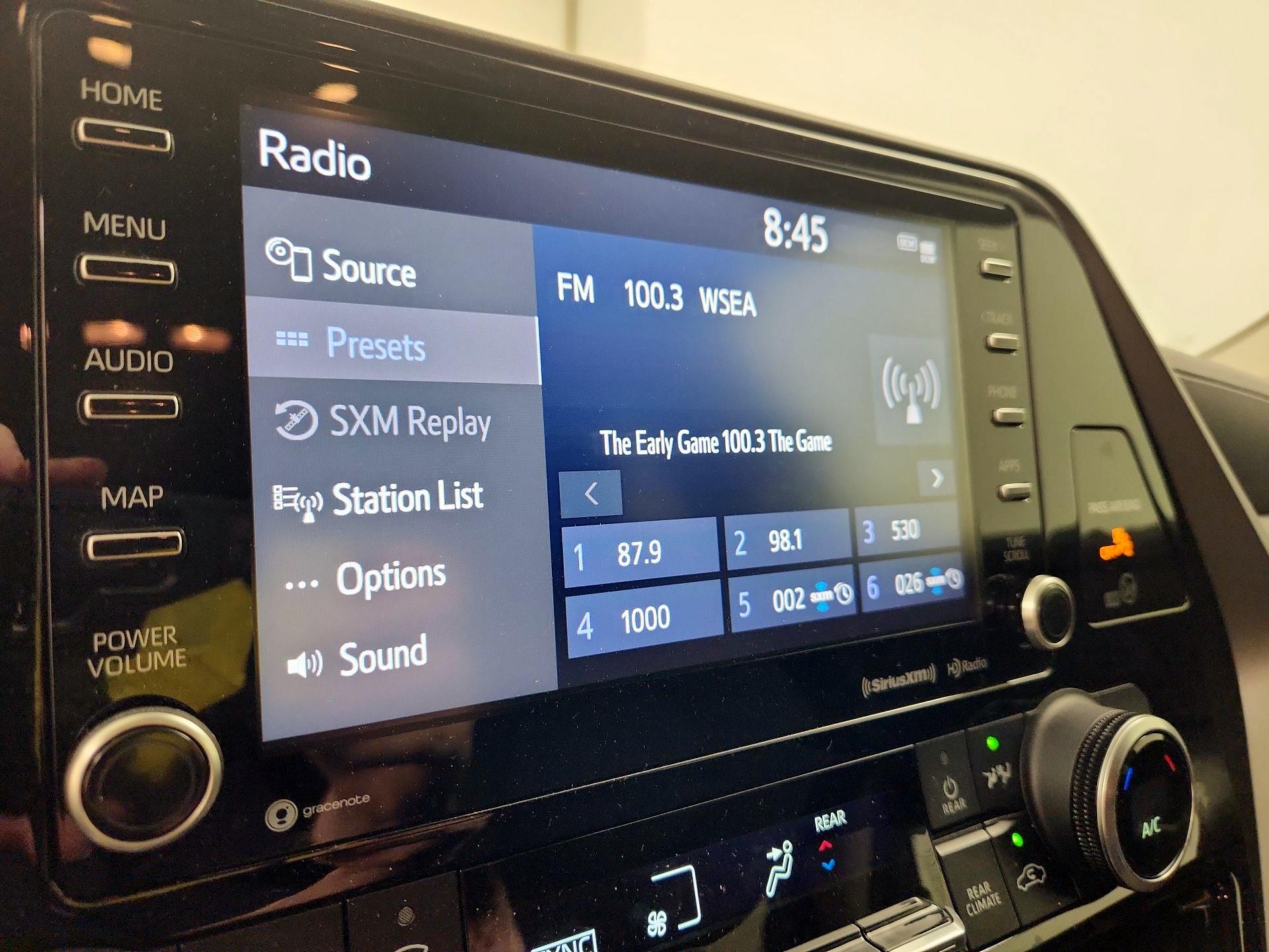 Thumbnail: 2022 Toyota Highlander - 15