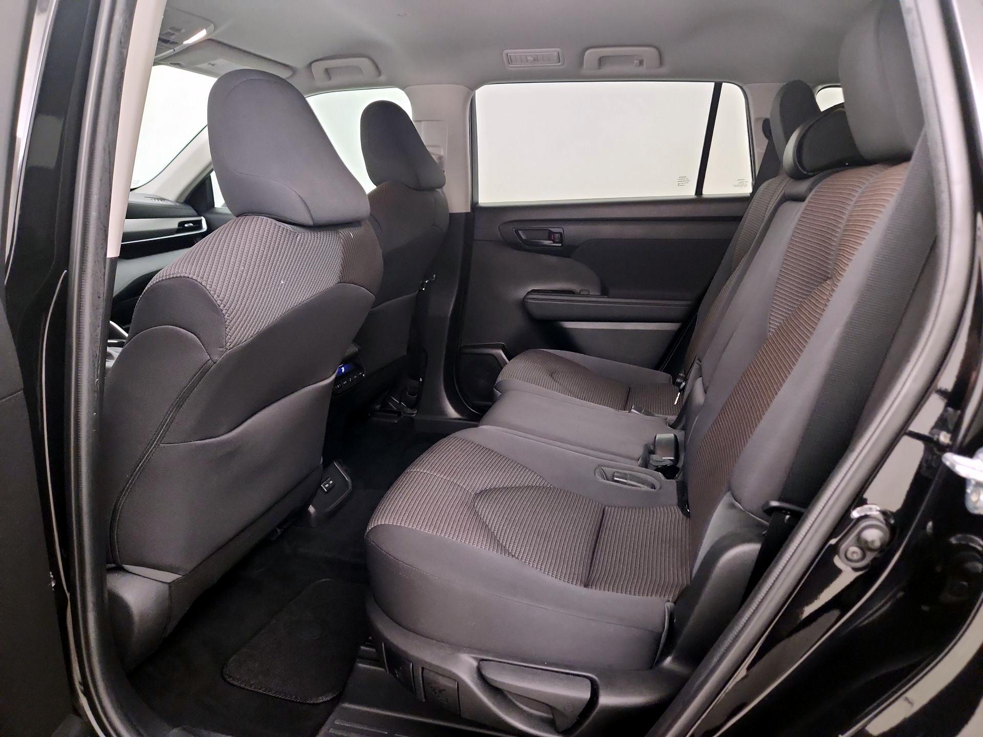 Thumbnail: 2022 Toyota Highlander - 19