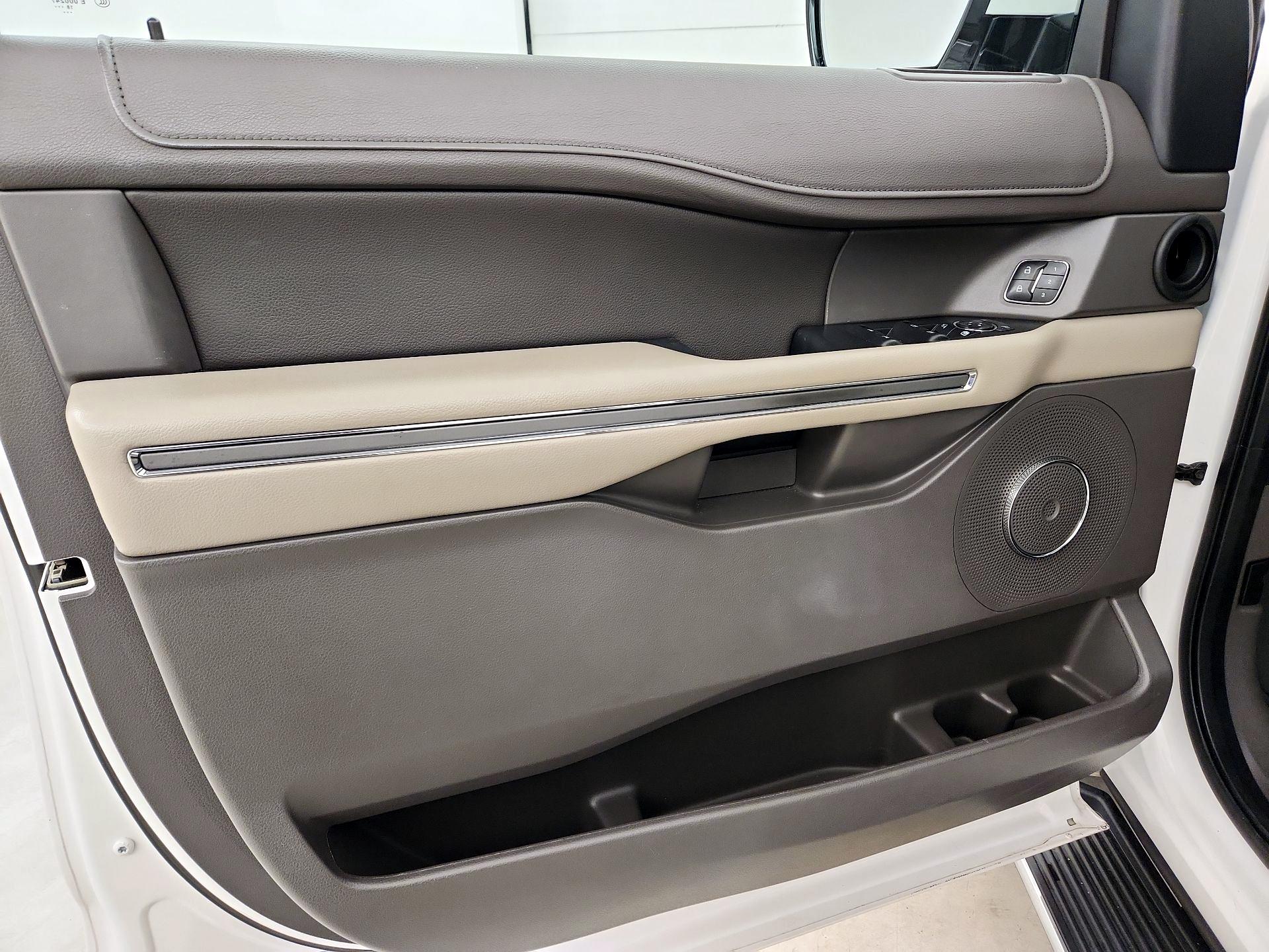 Thumbnail: 2019 Ford Expedition - 12