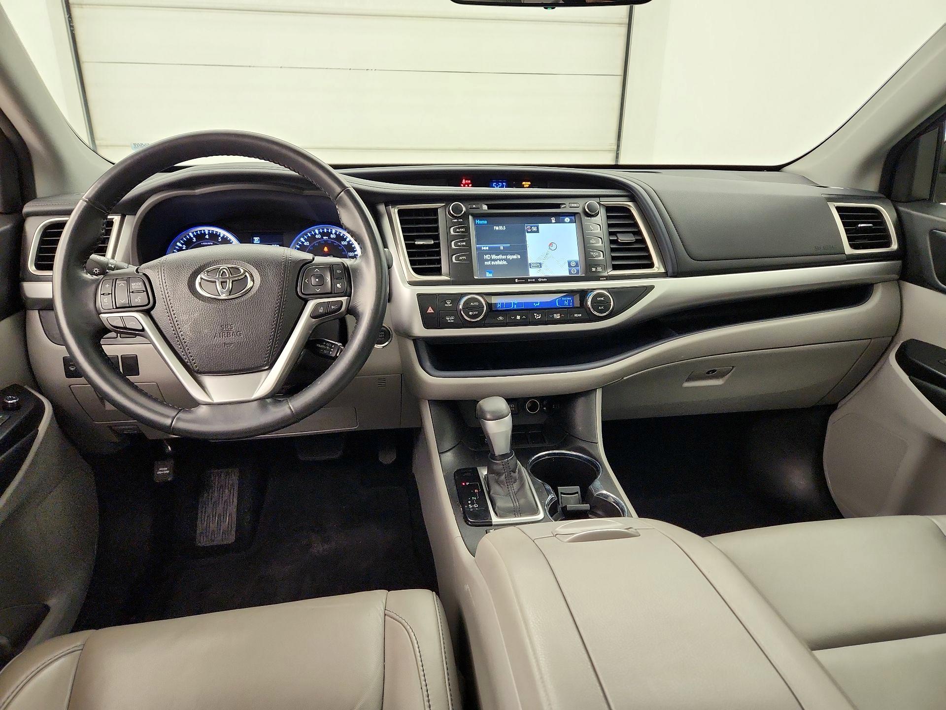 Thumbnail: 2017 Toyota Highlander - 9