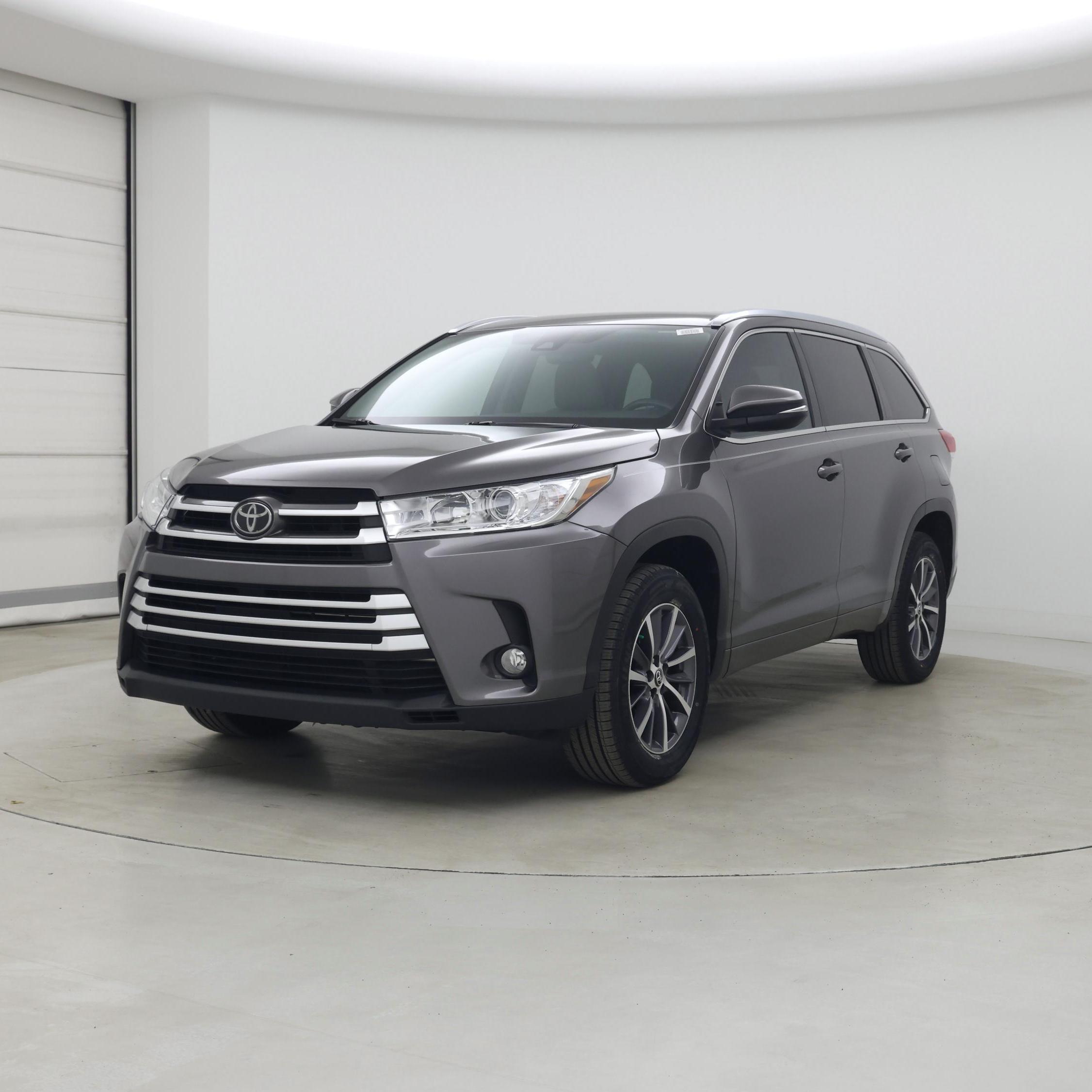 Thumbnail: 2017 Toyota Highlander - 4