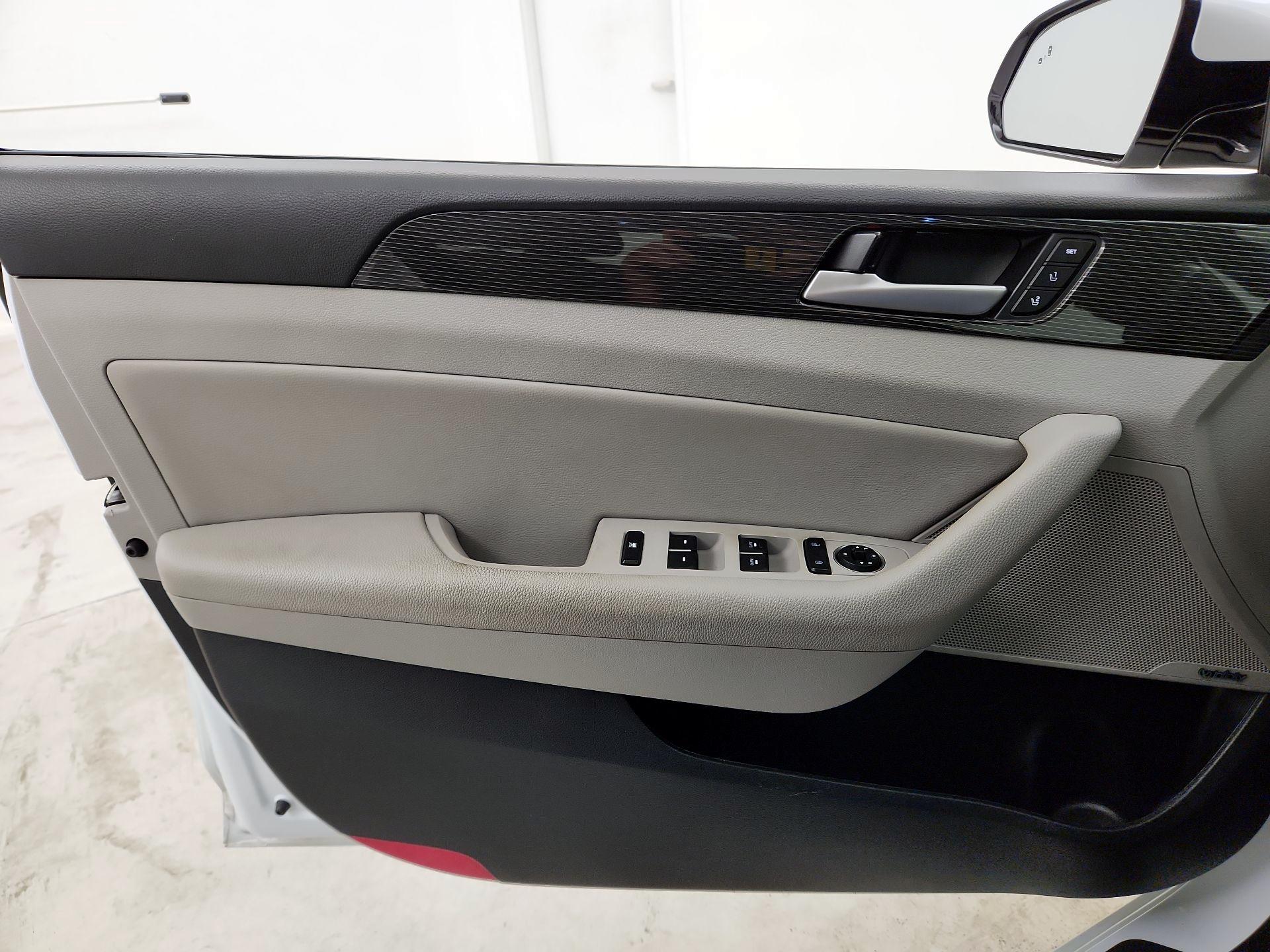 Thumbnail: 2018 Hyundai Sonata - 12