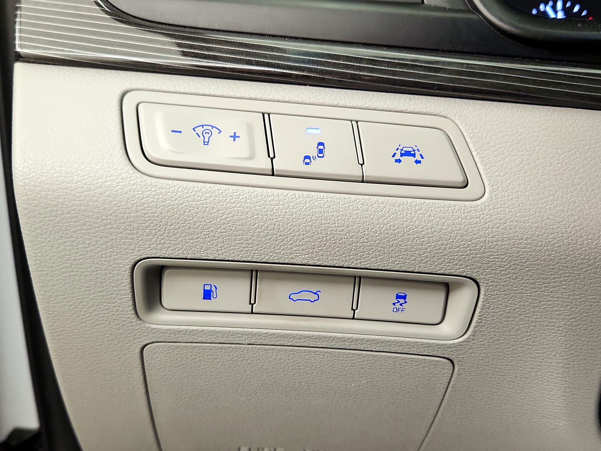 Thumbnail: 2018 Hyundai Sonata - 13