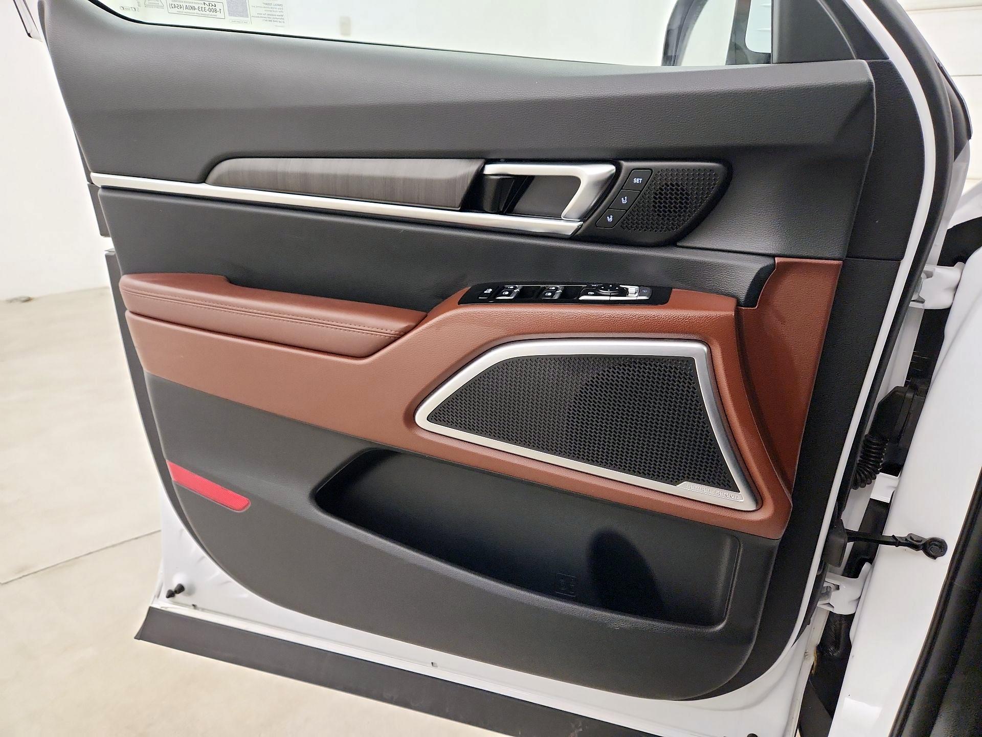 Thumbnail: 2023 Kia Telluride - 10