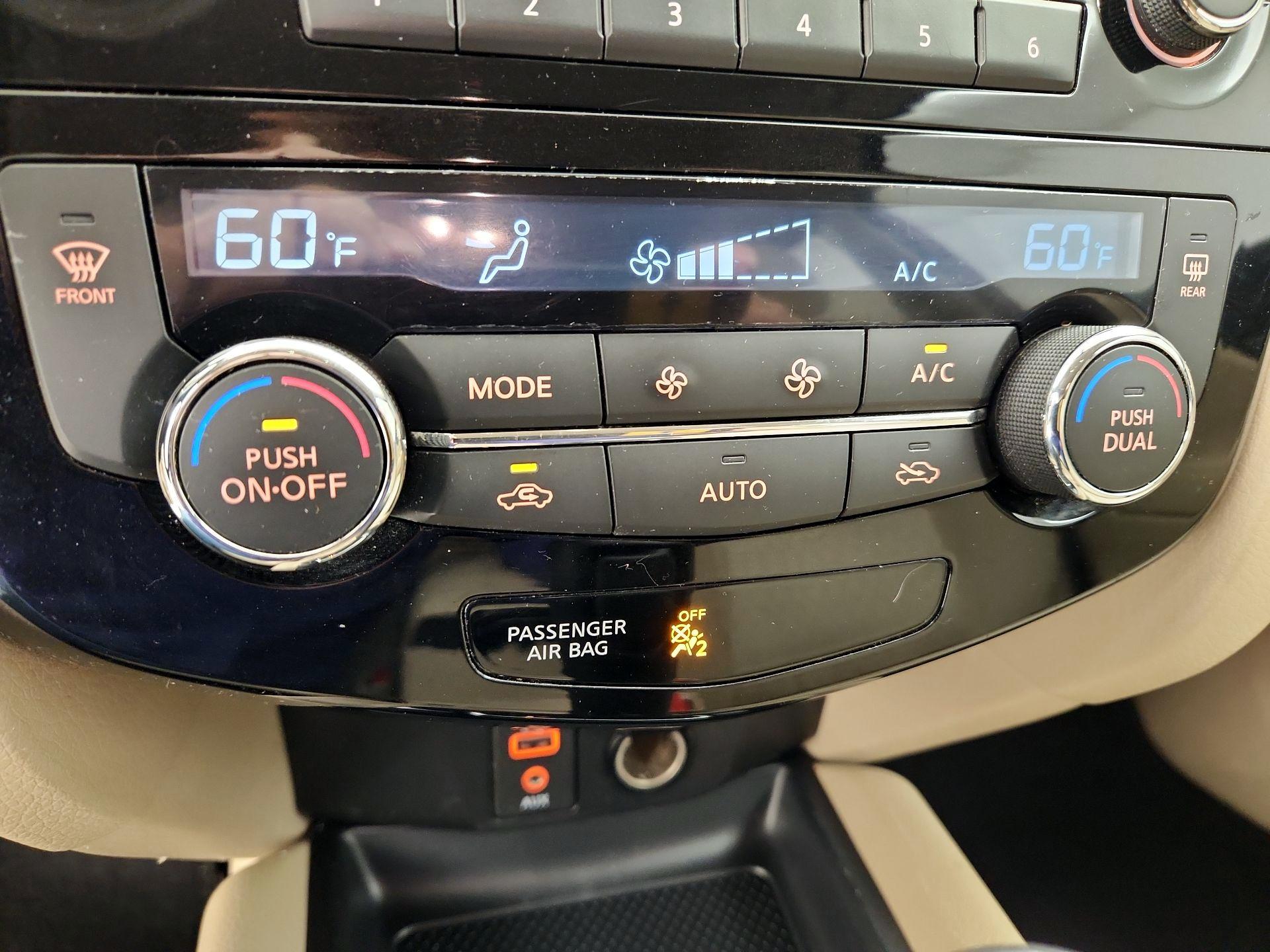 Thumbnail: 2017 Nissan Rogue - 14