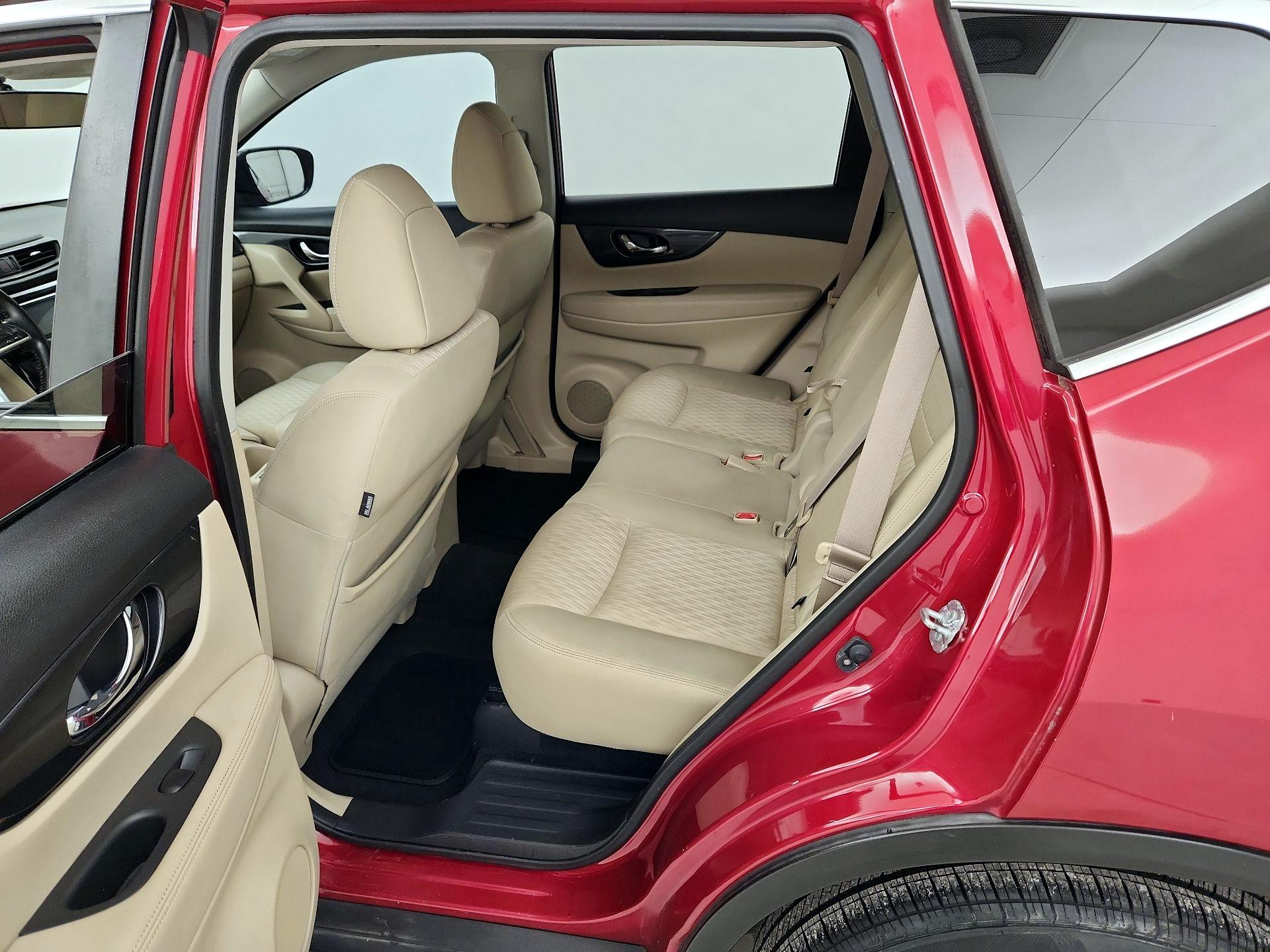 Thumbnail: 2017 Nissan Rogue - 17