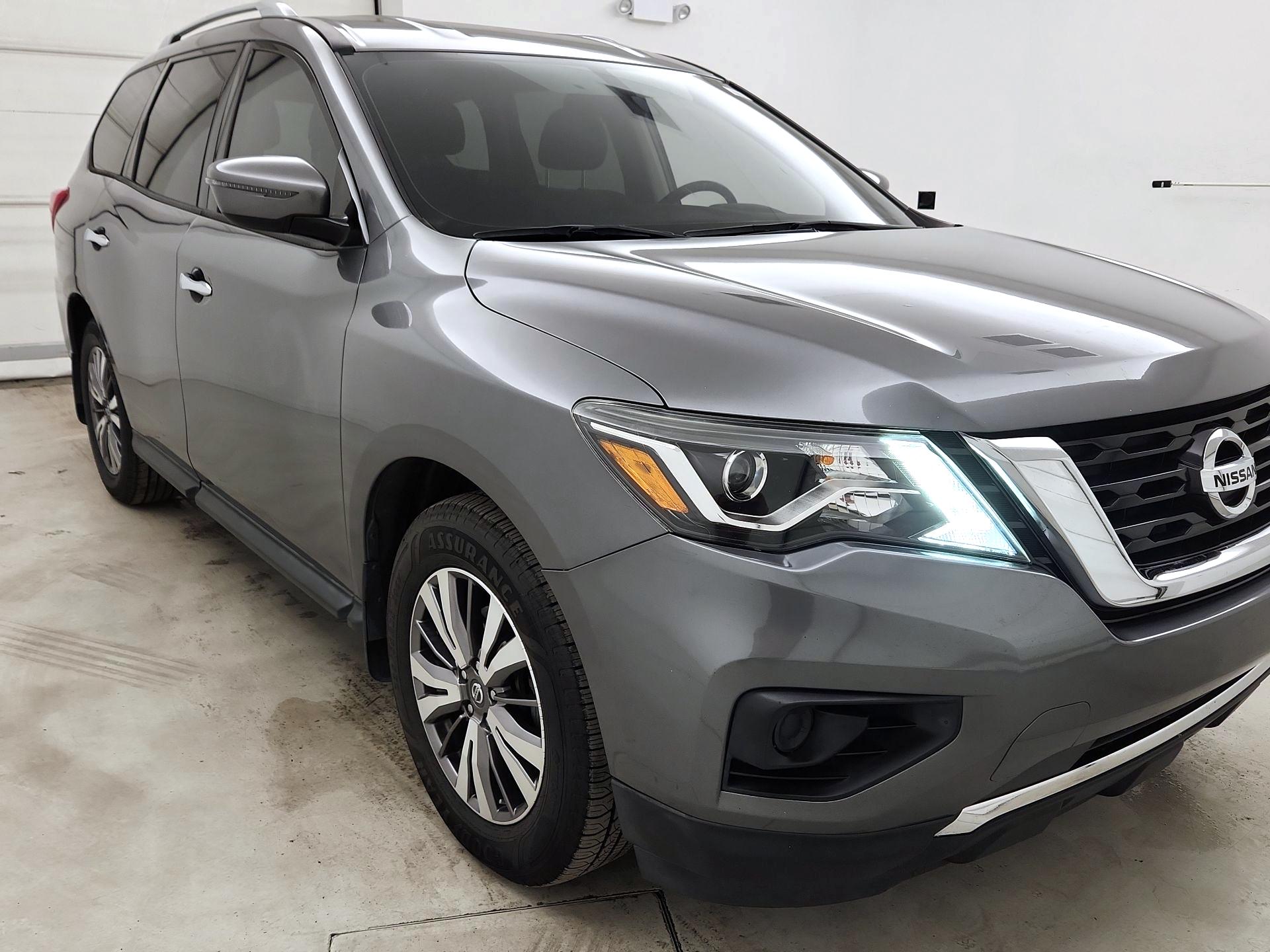 Thumbnail: 2019 Nissan Pathfinder - 1