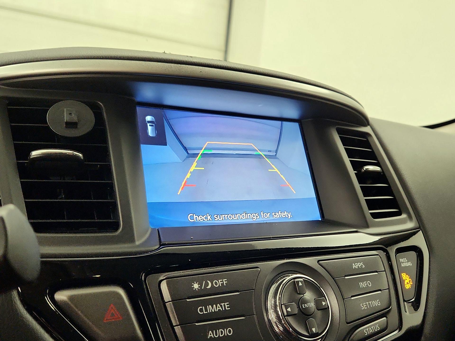 Thumbnail: 2019 Nissan Pathfinder - 12