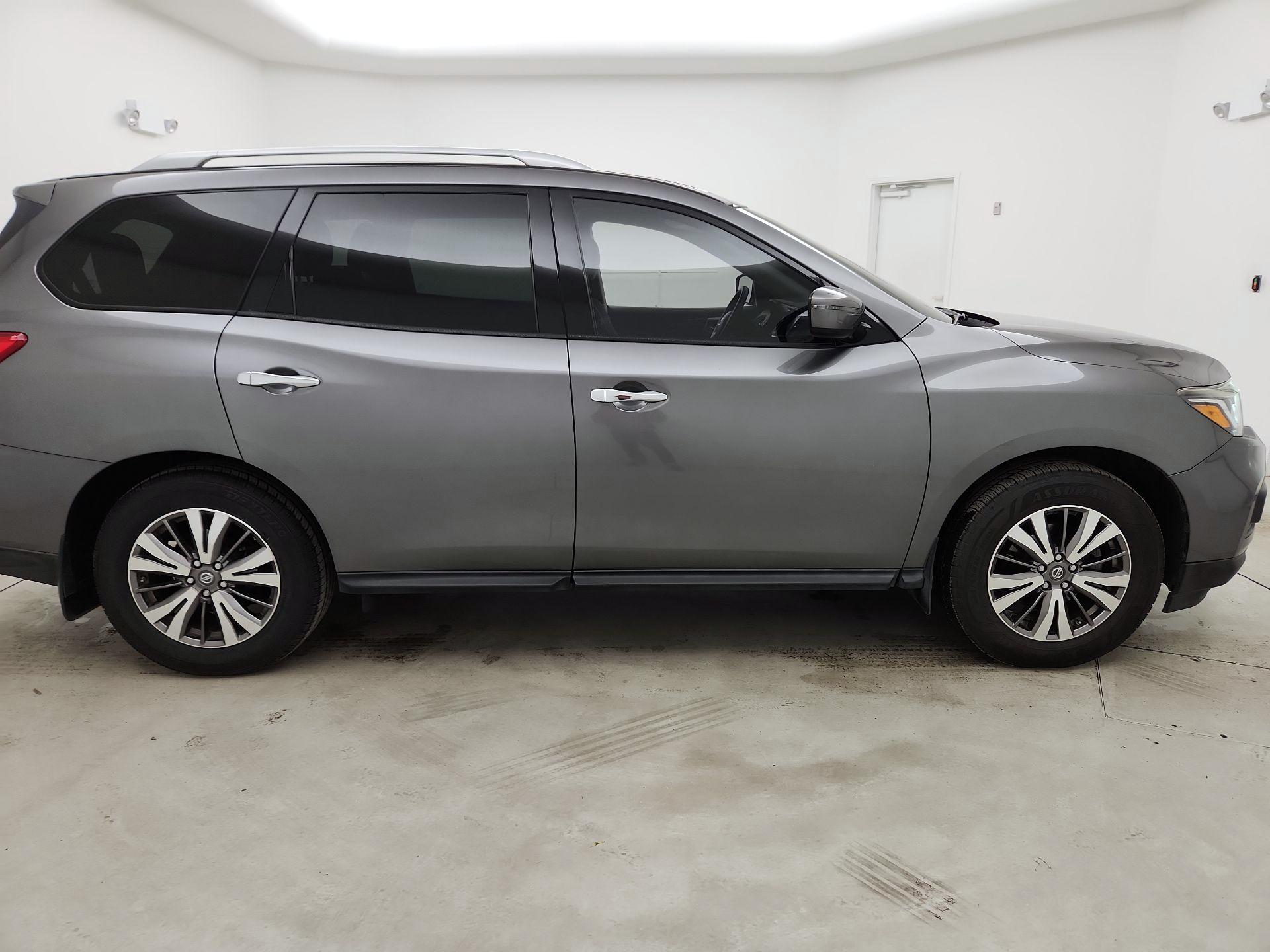 Thumbnail: 2019 Nissan Pathfinder - 4