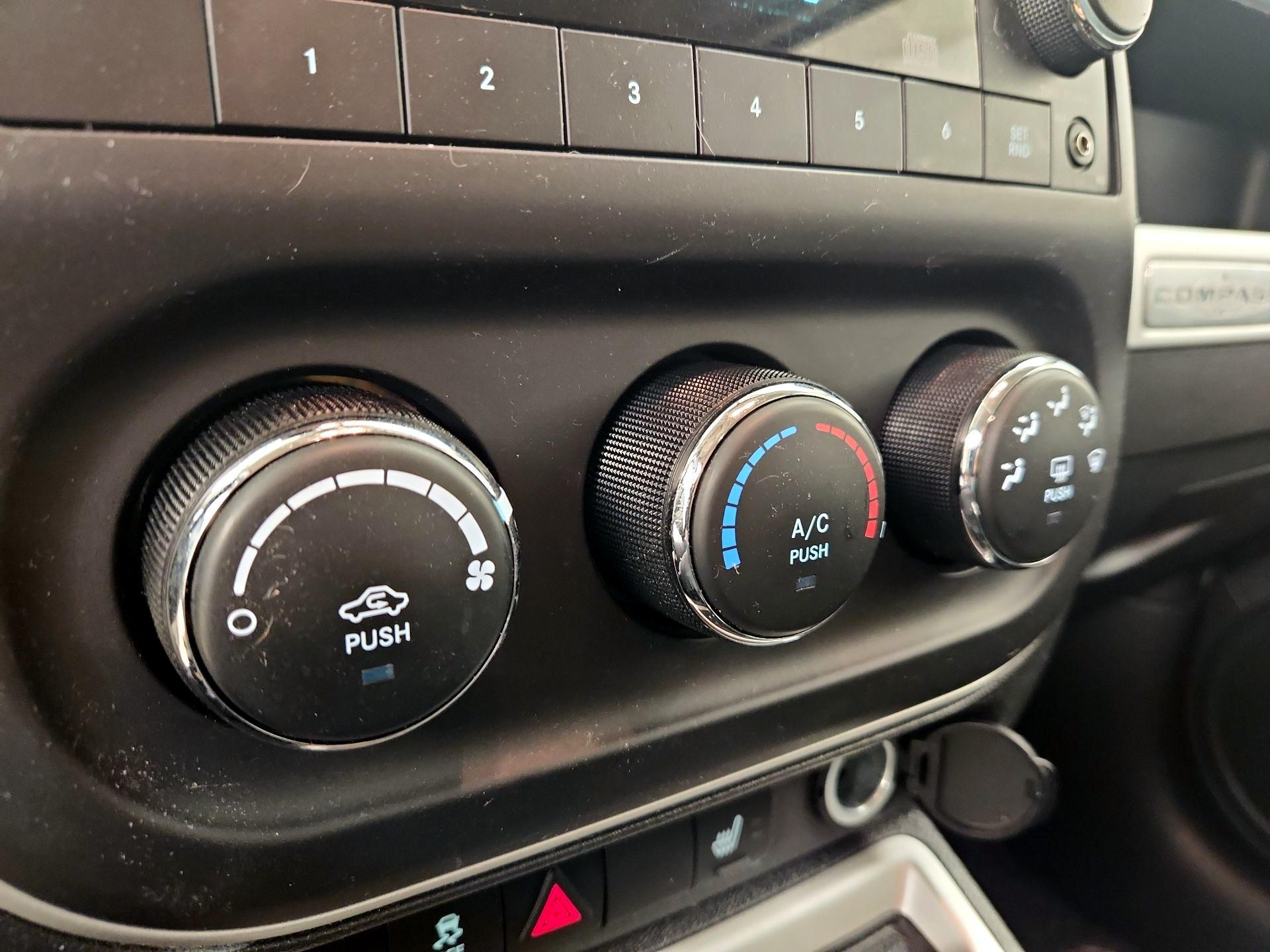 Thumbnail: 2014 Jeep Compass - 14