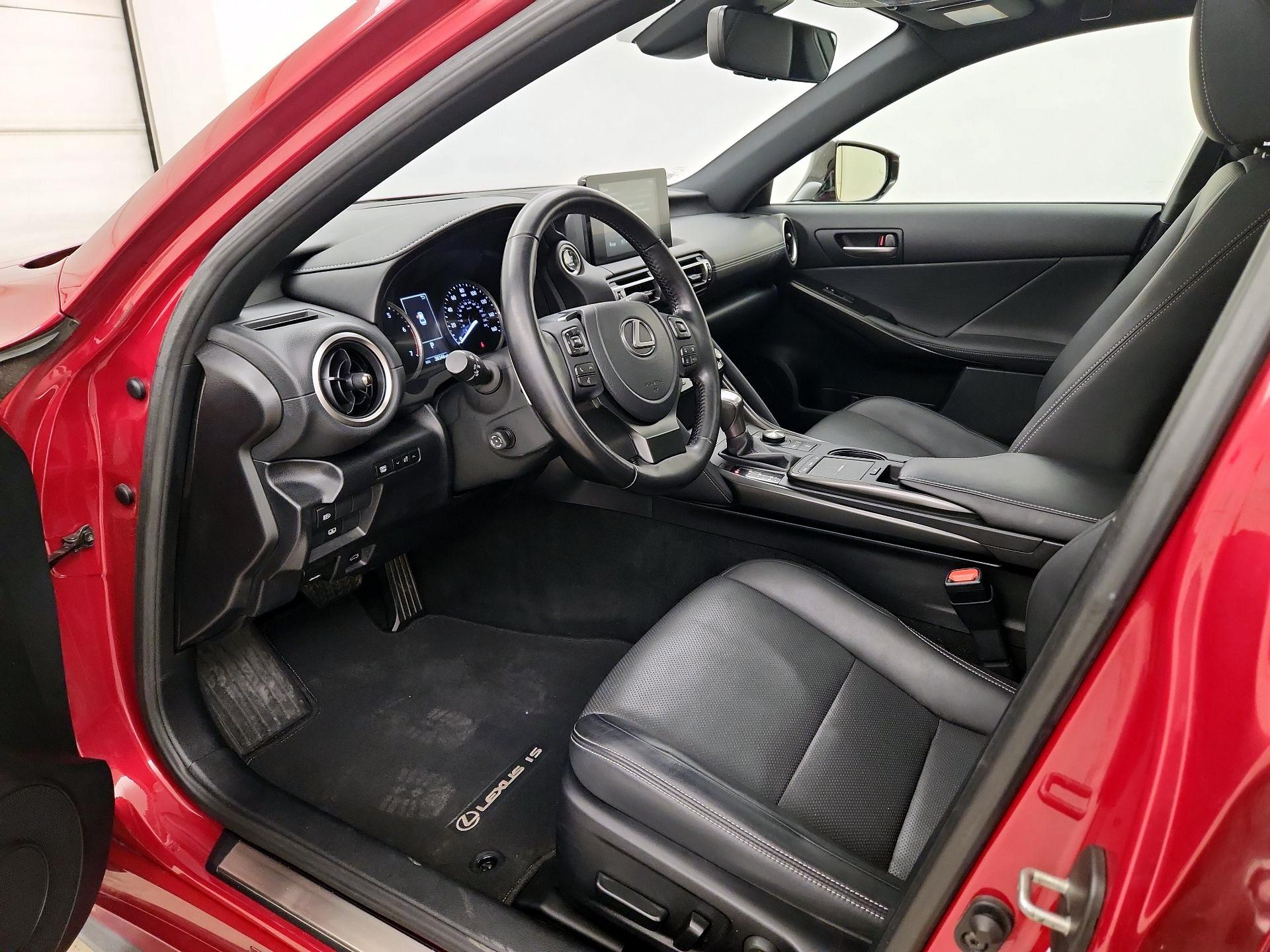 Thumbnail: 2022 Lexus IS - 11