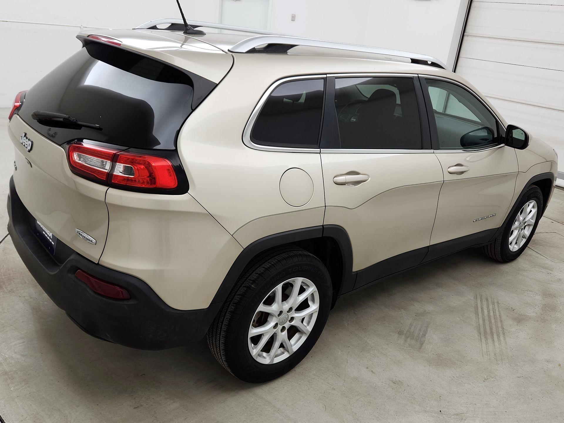 Thumbnail: 2015 Jeep Cherokee - 5