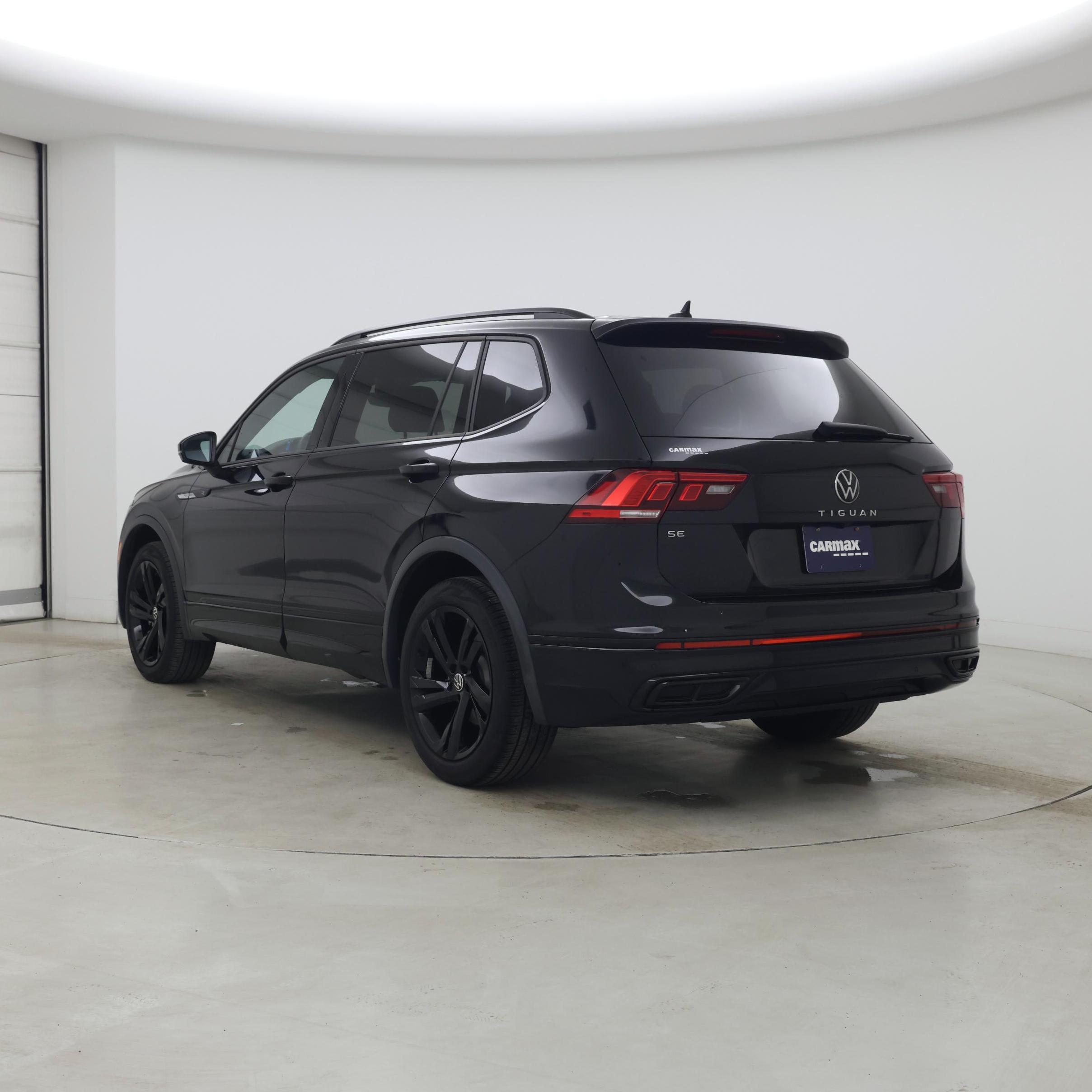 Thumbnail: 2023 Volkswagen Tiguan - 2