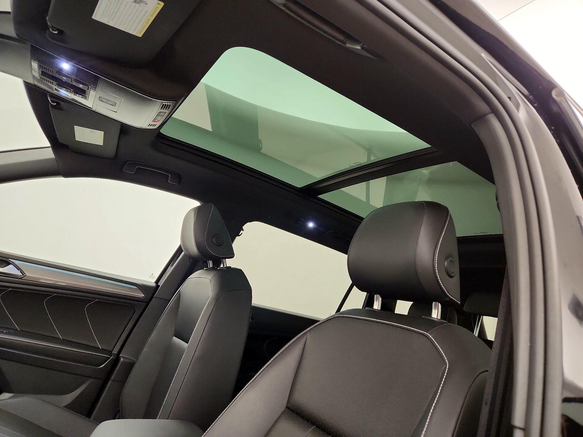Thumbnail: 2023 Volkswagen Tiguan - 19