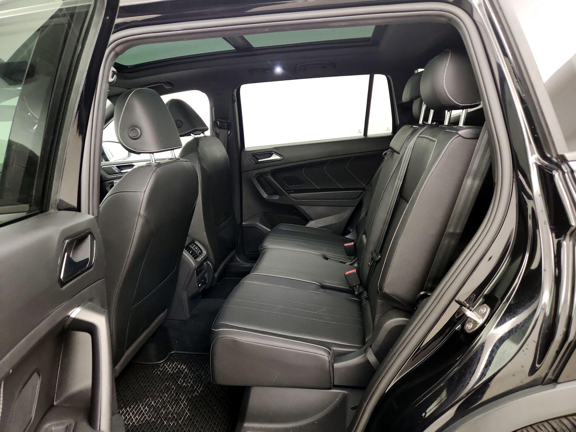 Thumbnail: 2023 Volkswagen Tiguan - 20