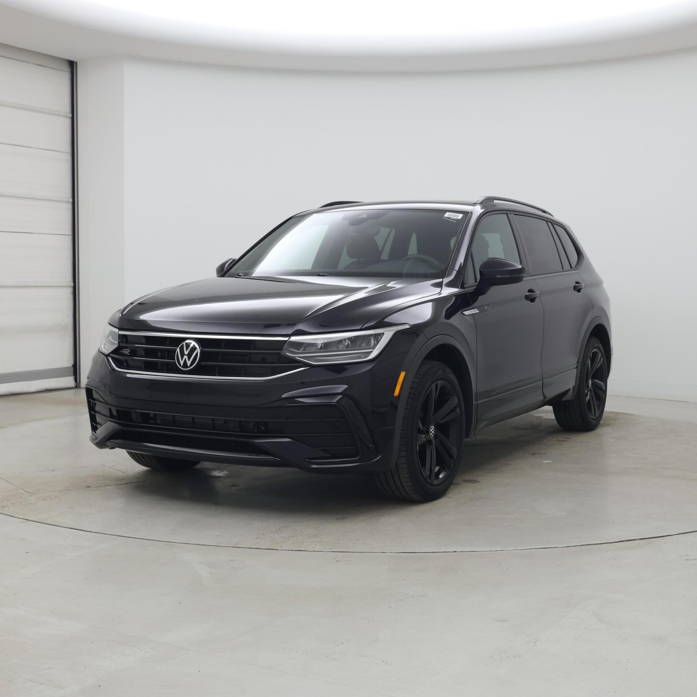 Thumbnail: 2023 Volkswagen Tiguan - 4