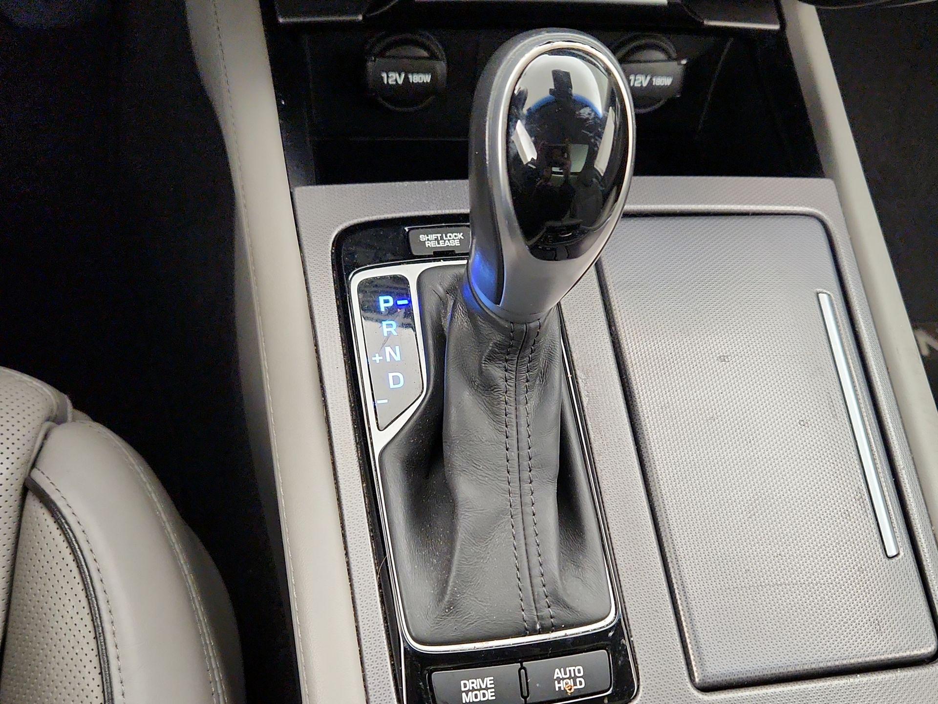 Thumbnail: 2017 Genesis G80 - 18