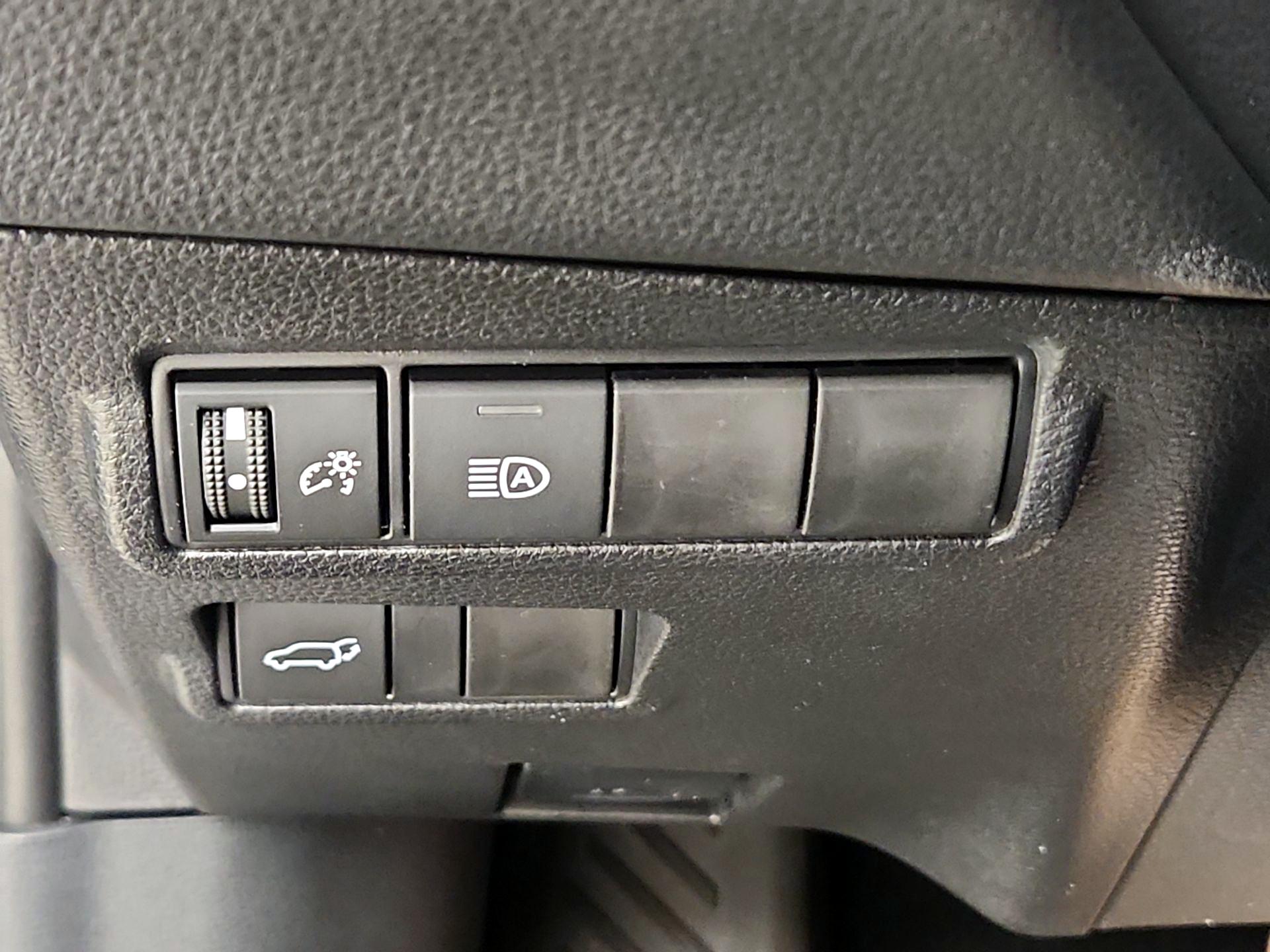 Thumbnail: 2025 Toyota Corolla Cross - 13