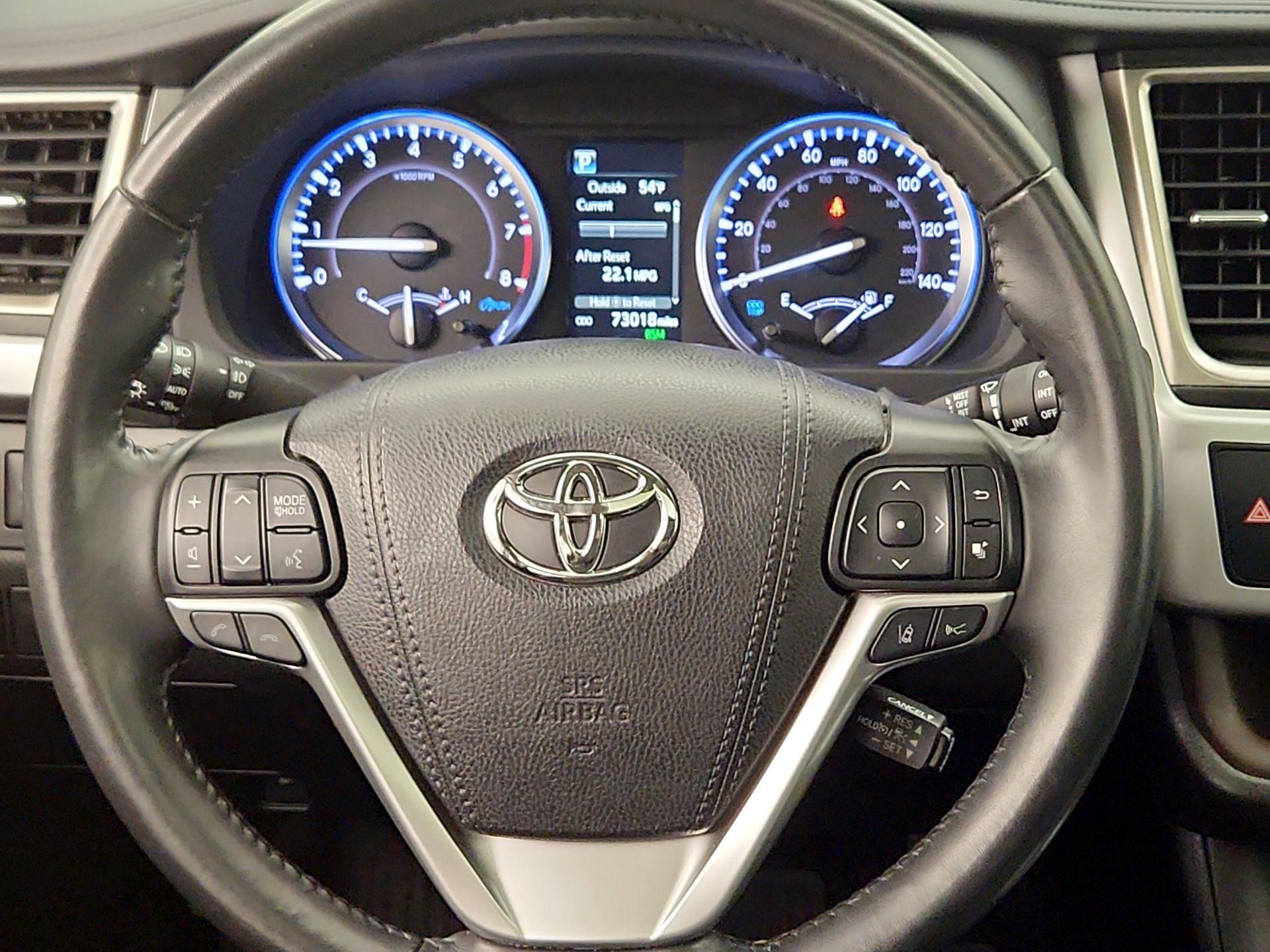 Thumbnail: 2019 Toyota Highlander - 10