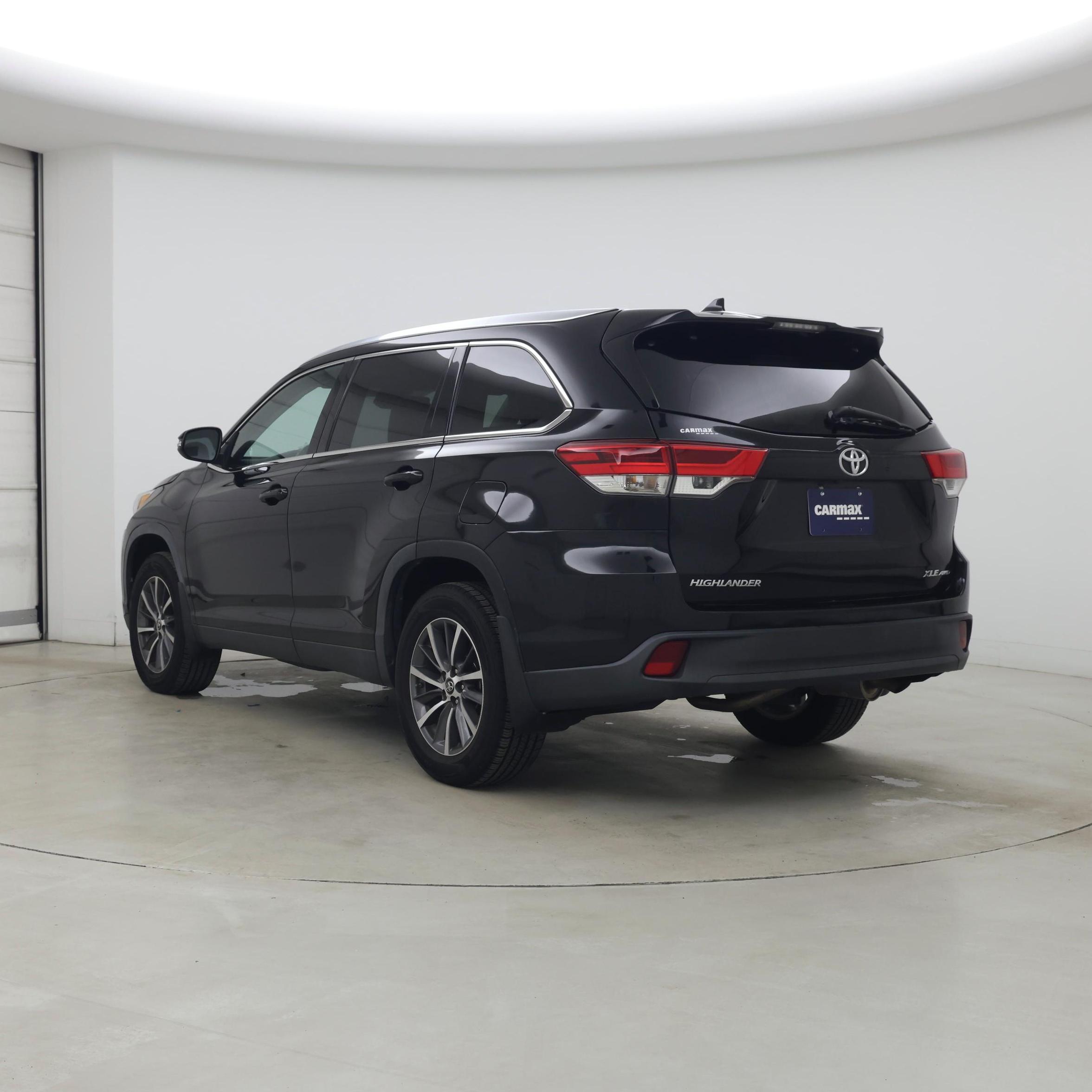 Thumbnail: 2019 Toyota Highlander - 2