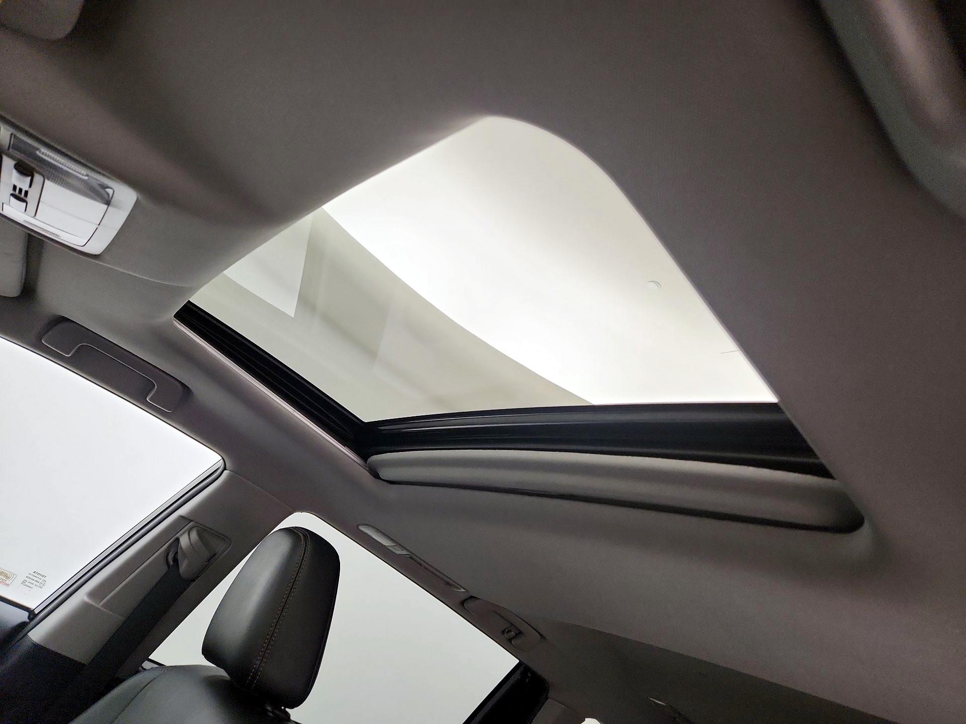 Thumbnail: 2019 Toyota Highlander - 19