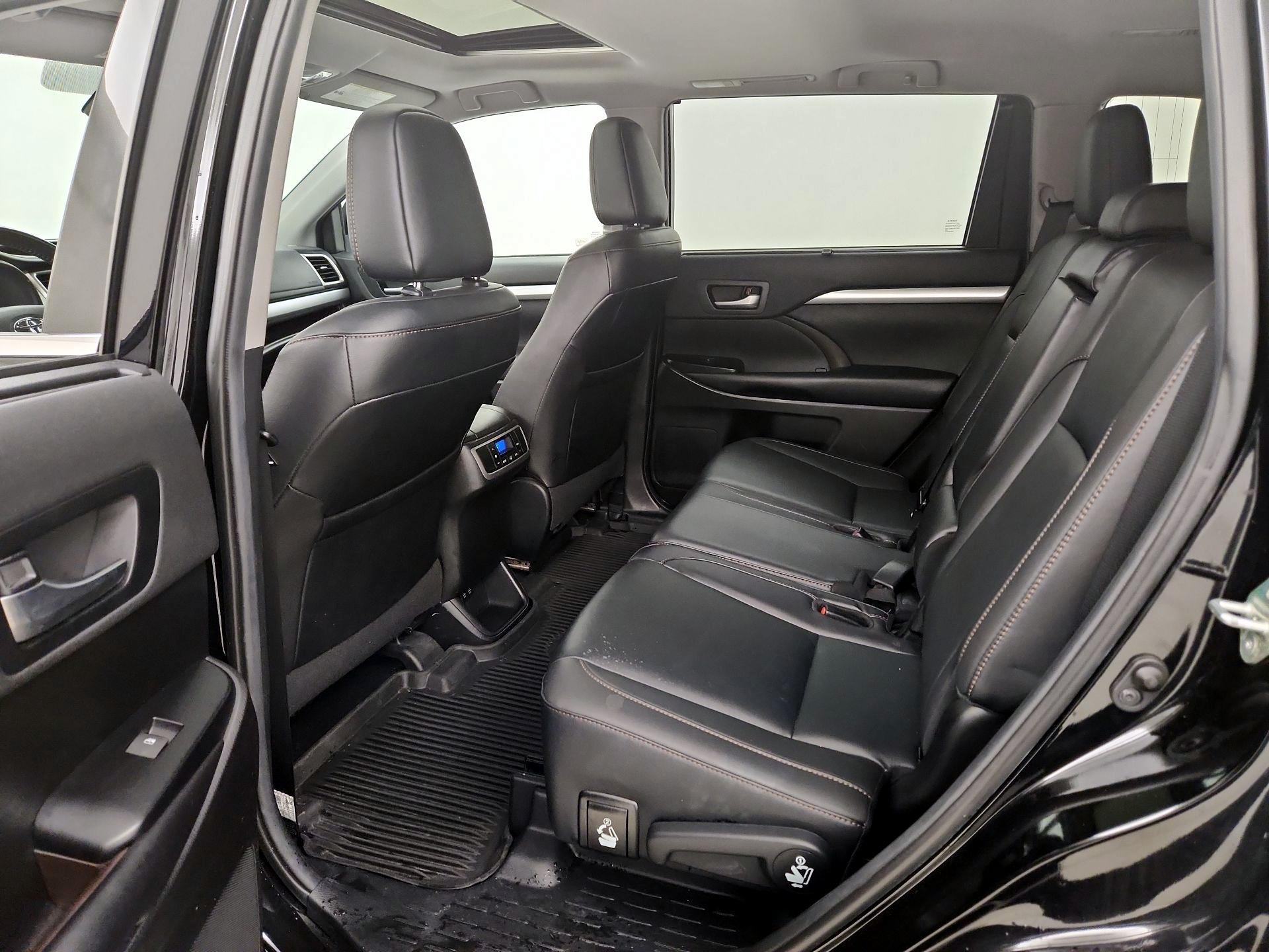 Thumbnail: 2019 Toyota Highlander - 20