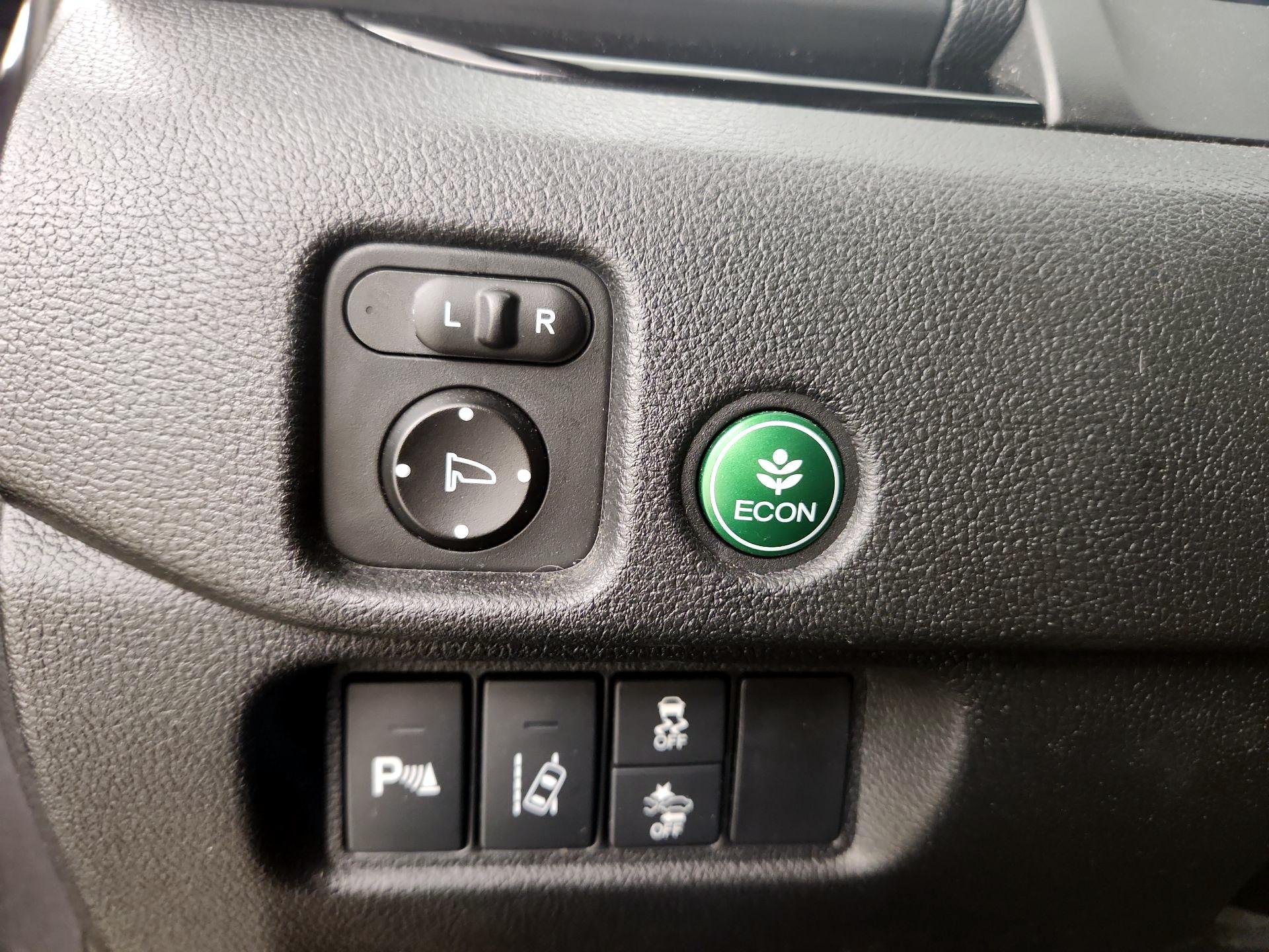 Thumbnail: 2016 Honda Pilot - 13