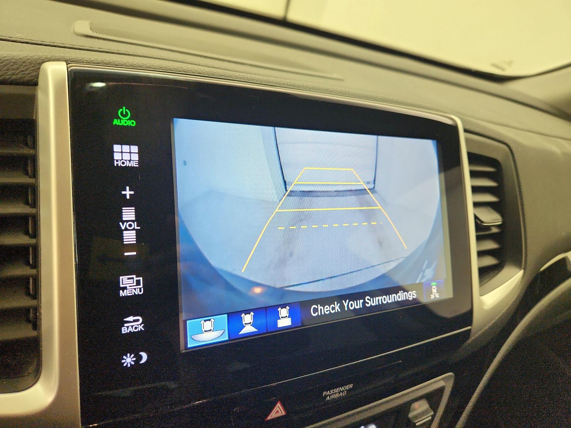 Thumbnail: 2016 Honda Pilot - 15