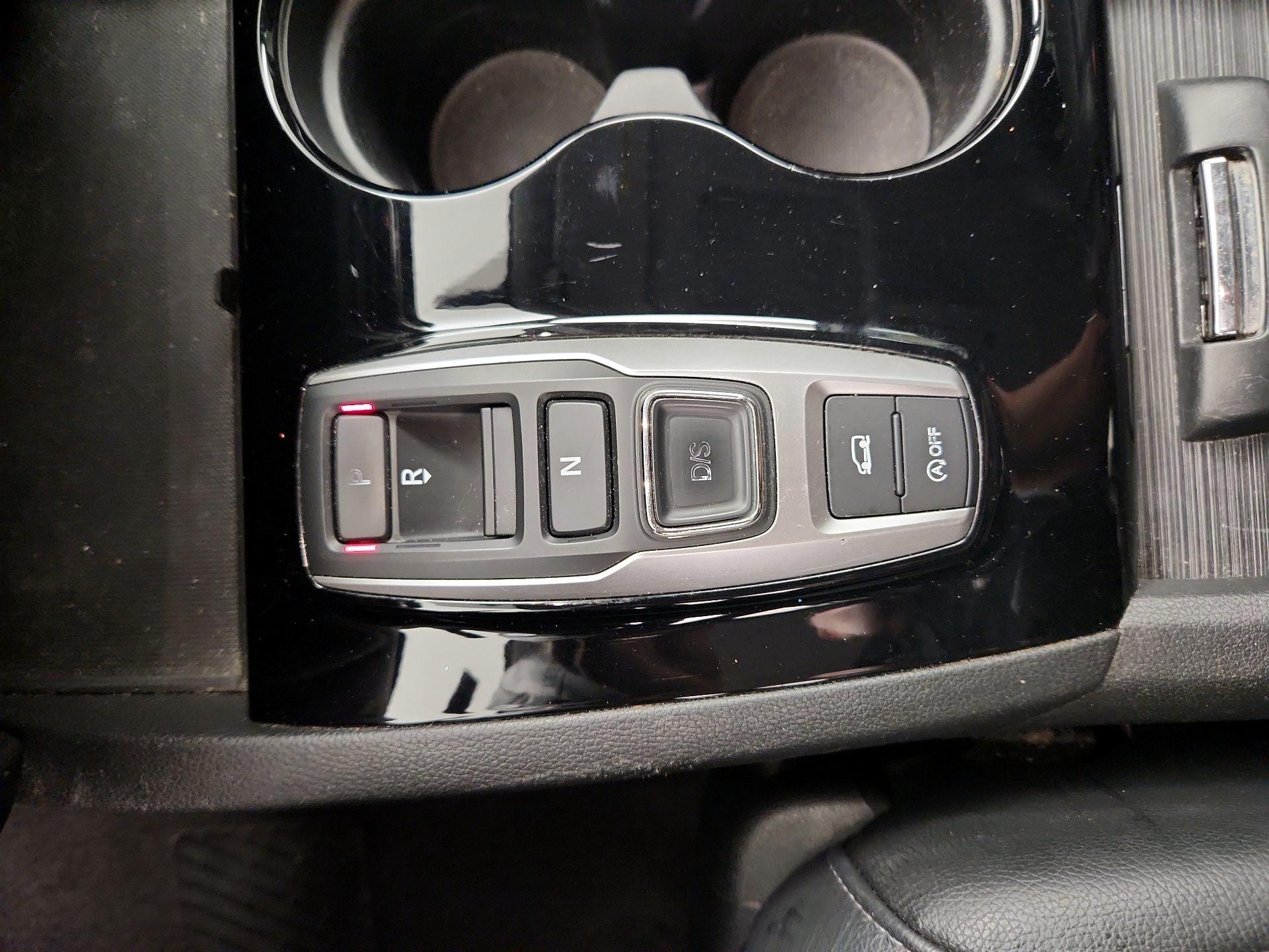 Thumbnail: 2016 Honda Pilot - 18