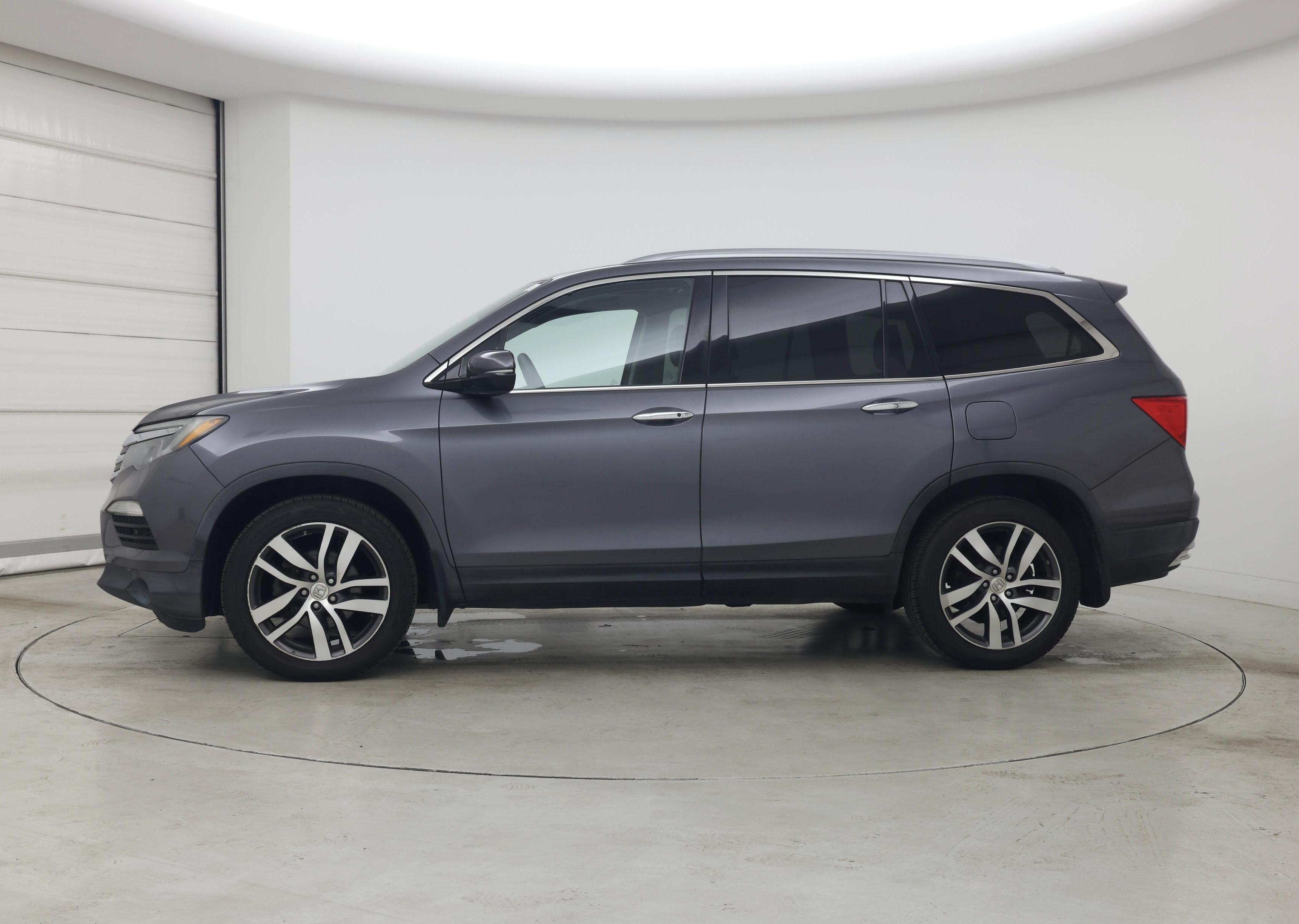 Thumbnail: 2016 Honda Pilot - 3