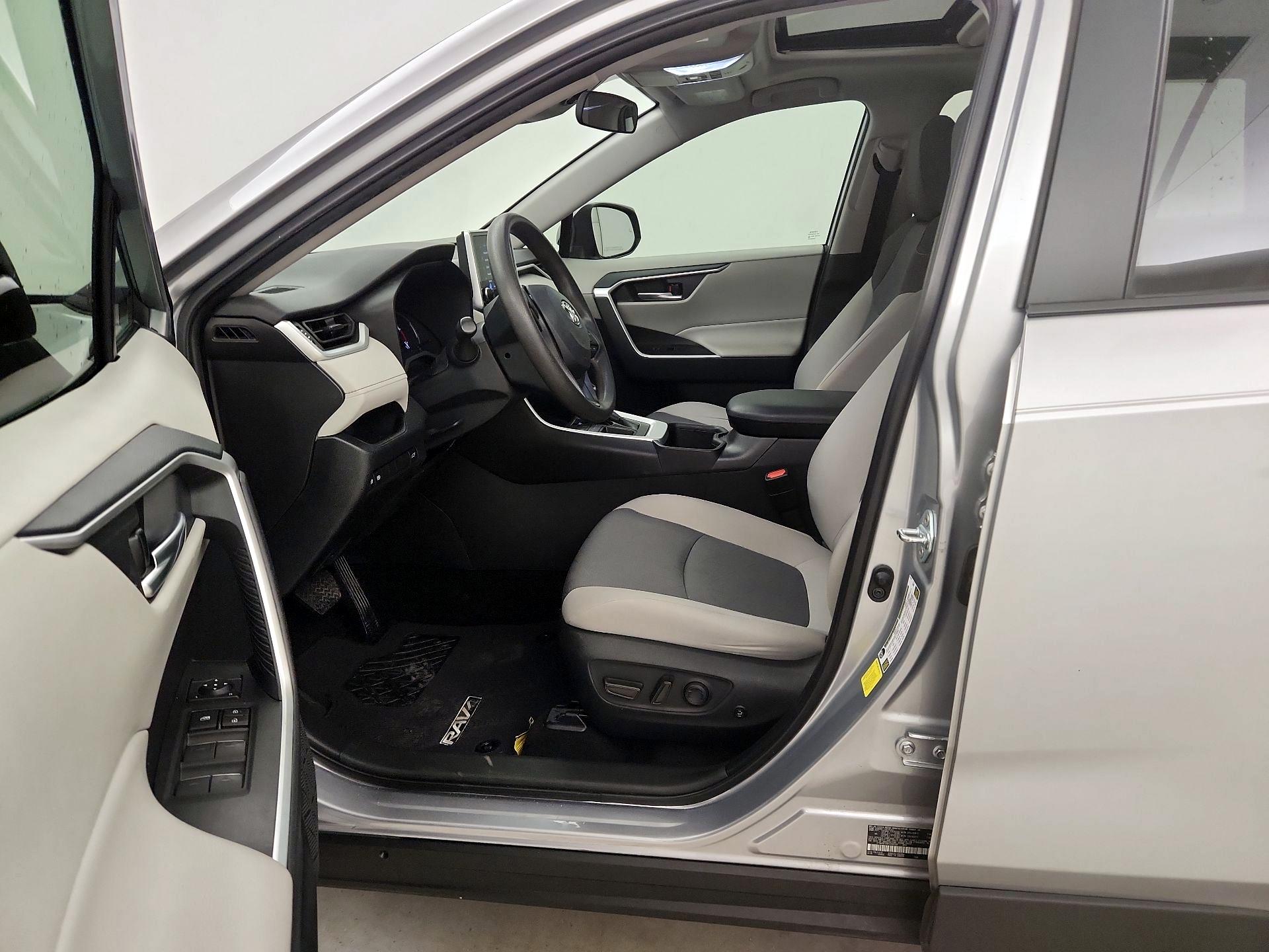 Thumbnail: 2023 Toyota RAV4 - 11