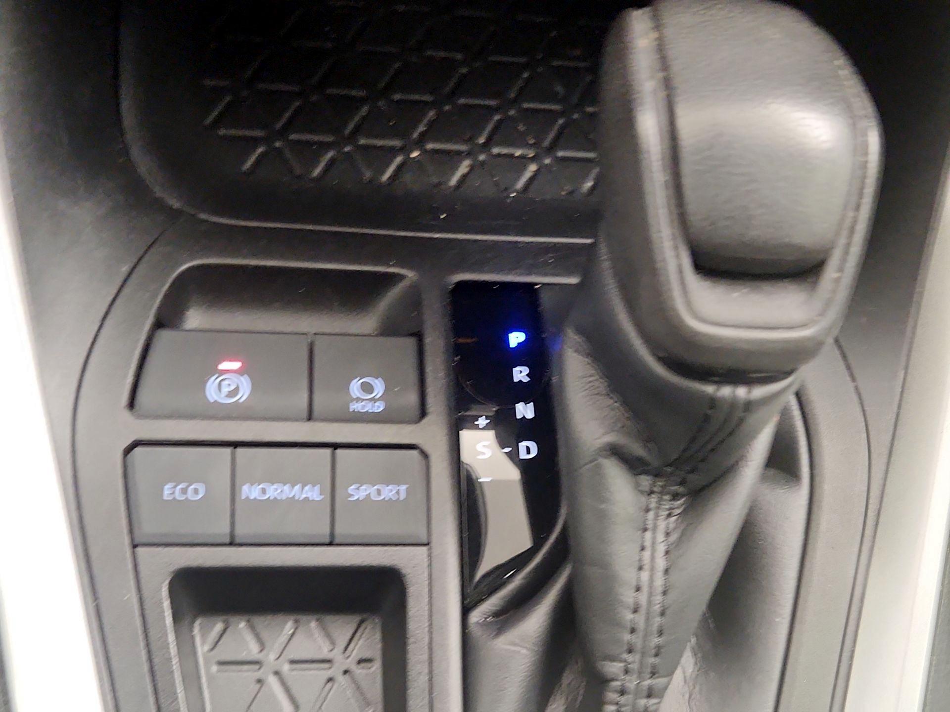 Thumbnail: 2023 Toyota RAV4 - 17