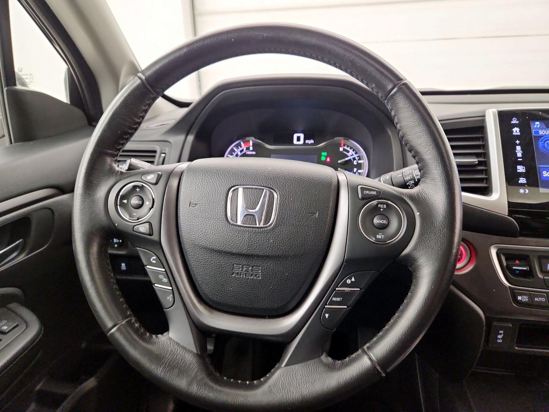 Thumbnail: 2018 Honda Pilot - 10