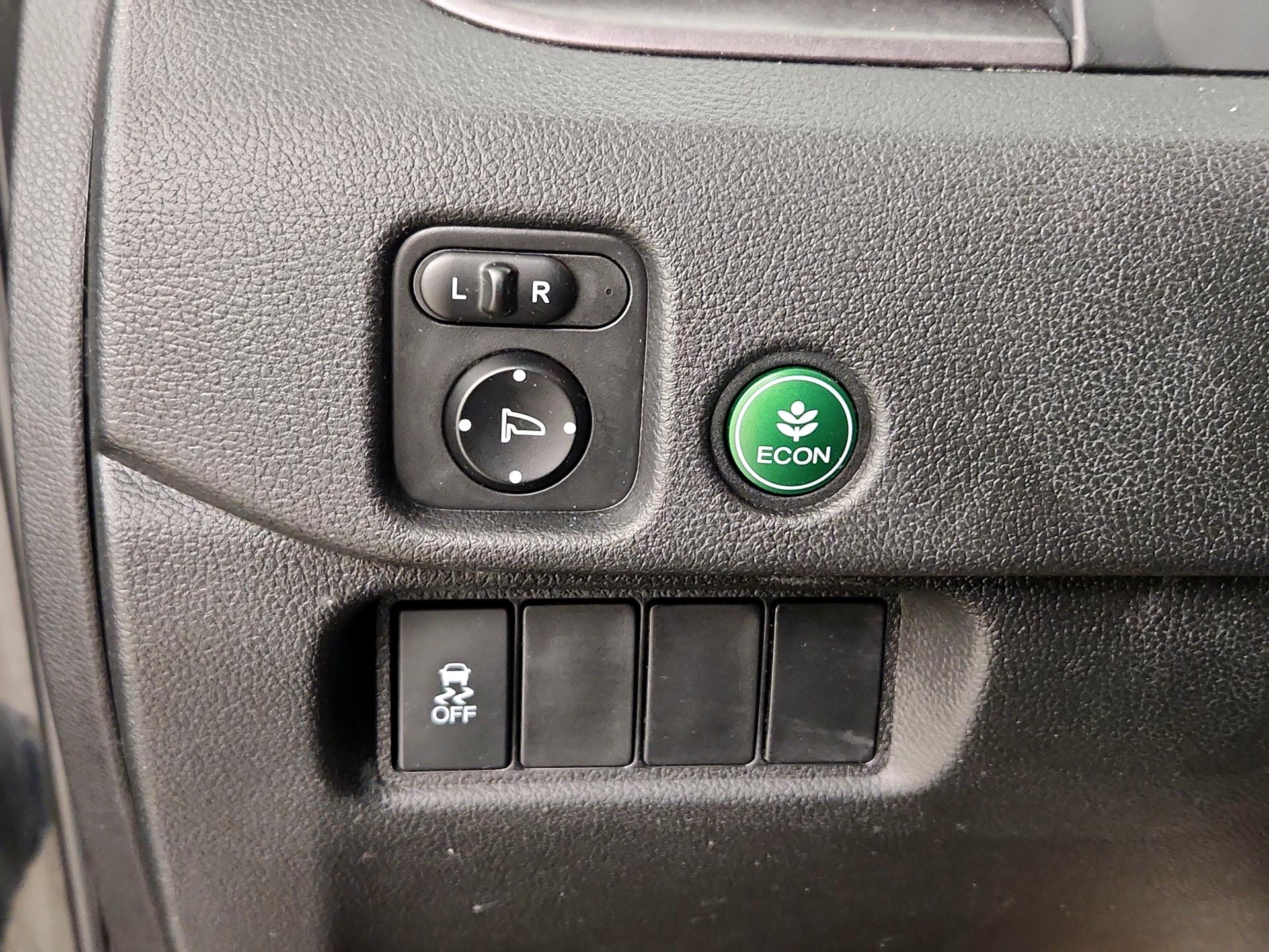 Thumbnail: 2018 Honda Pilot - 13