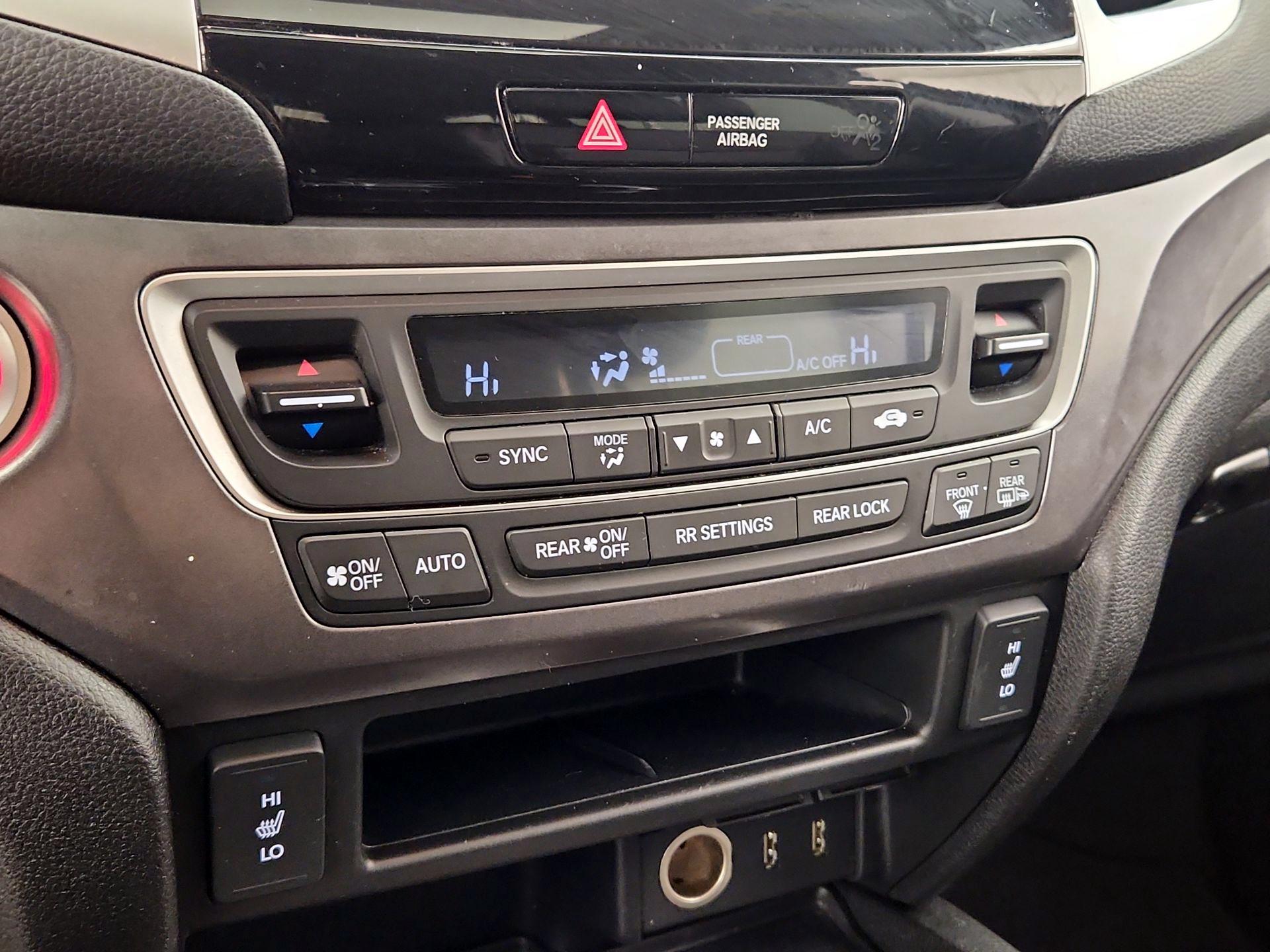 Thumbnail: 2018 Honda Pilot - 16