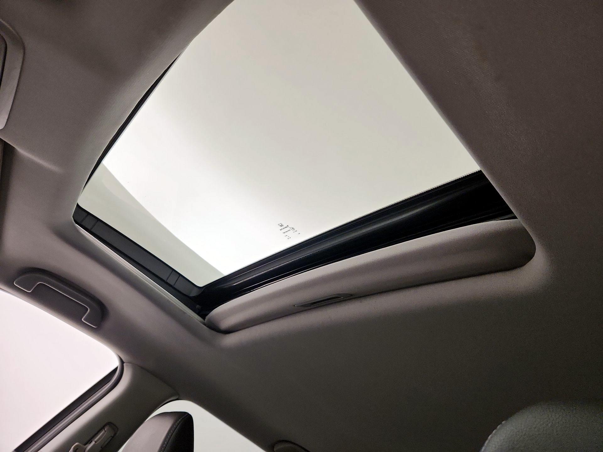 Thumbnail: 2018 Honda Pilot - 19