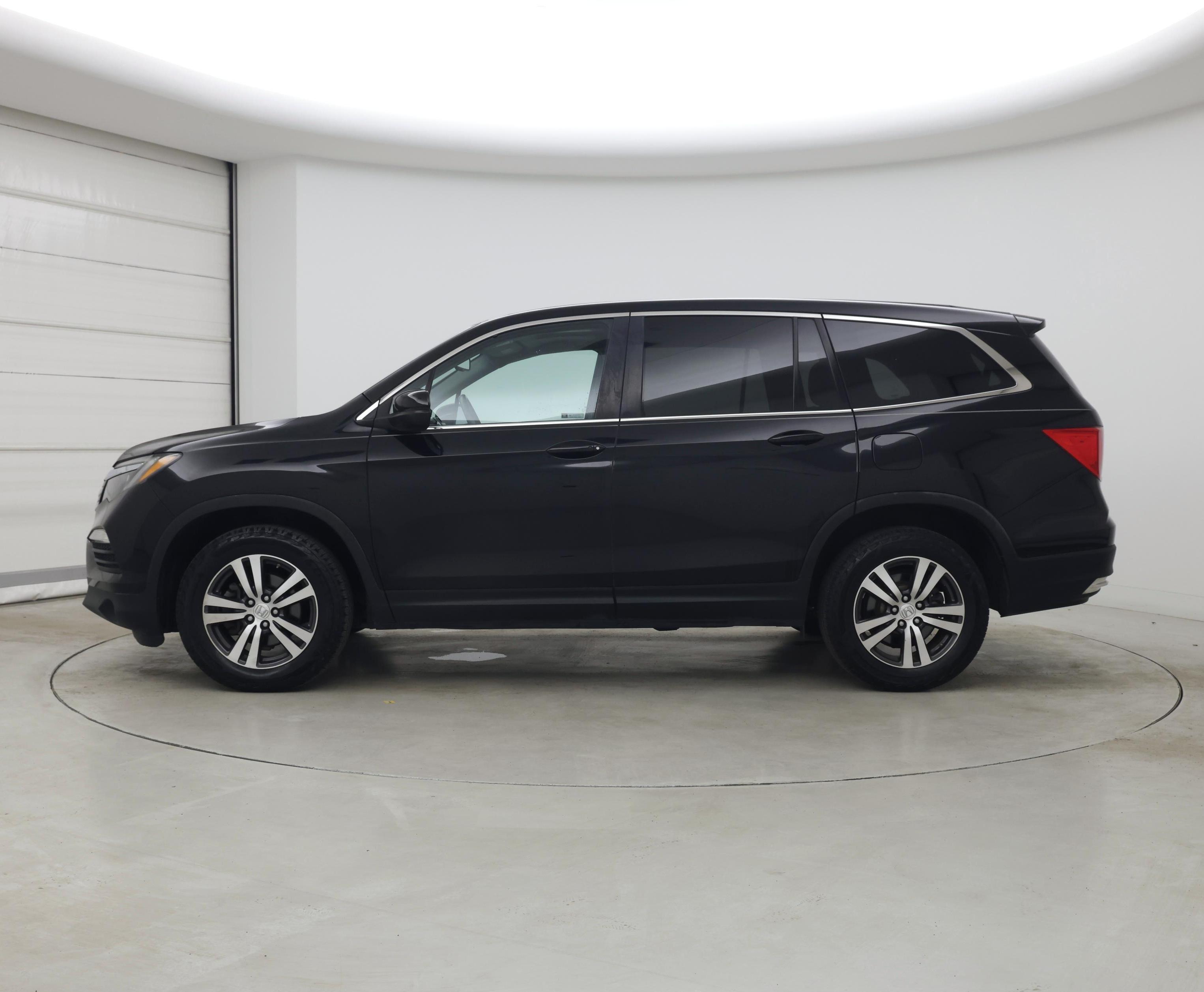 Thumbnail: 2018 Honda Pilot - 3