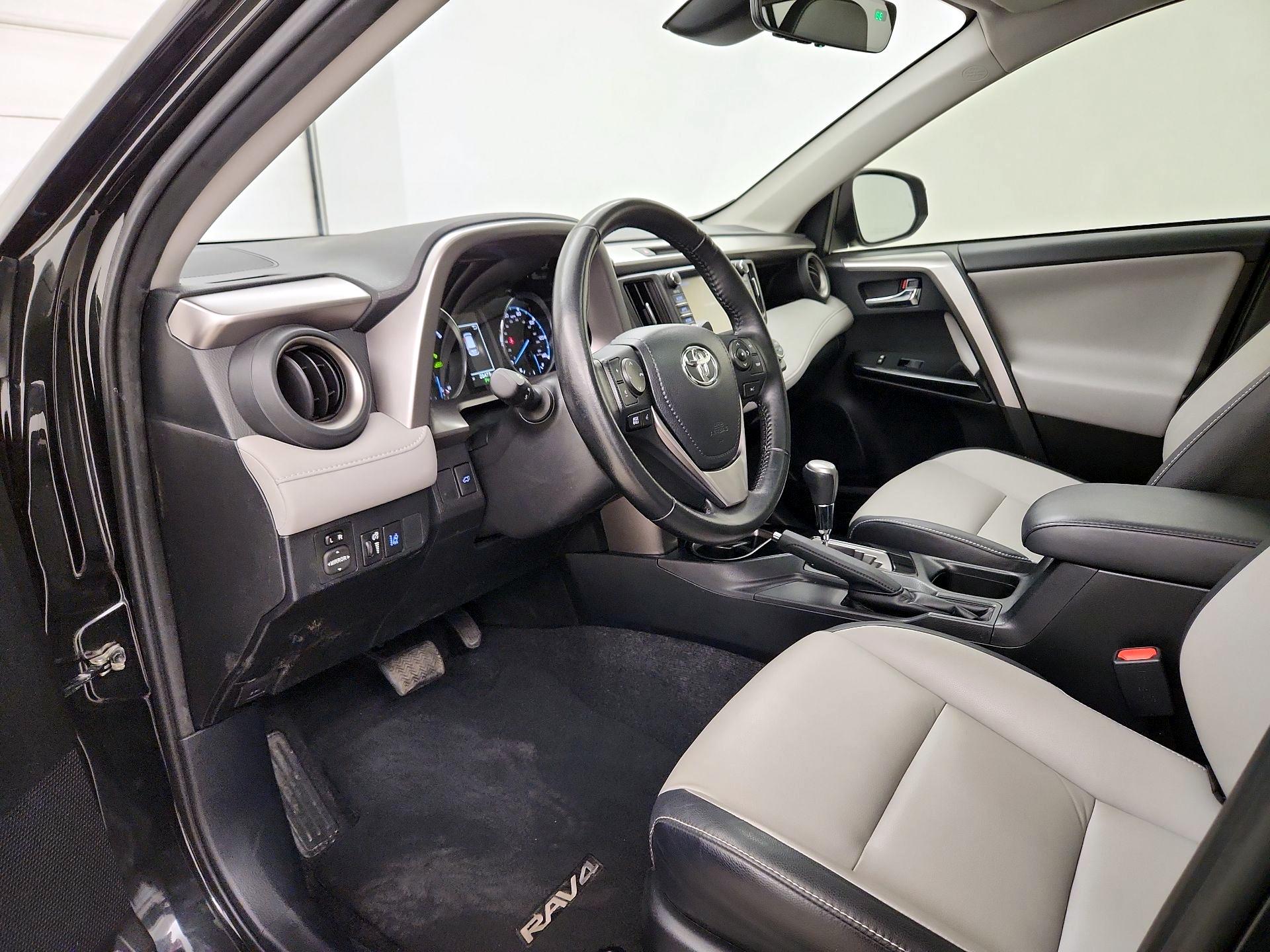 Thumbnail: 2018 Toyota RAV4 - 11