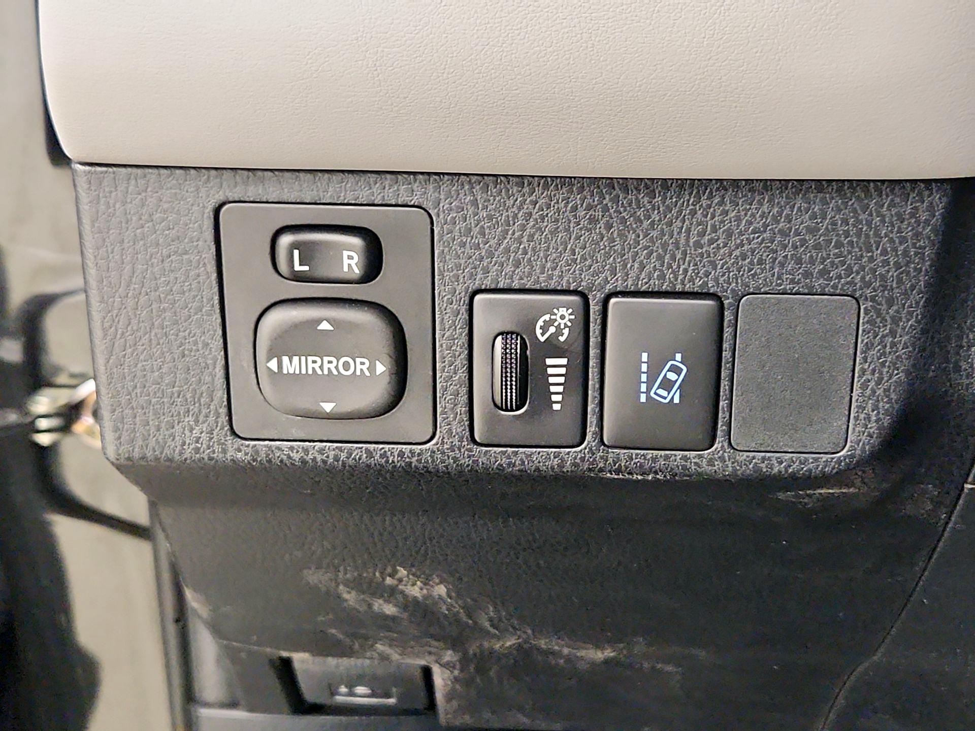 Thumbnail: 2018 Toyota RAV4 - 13