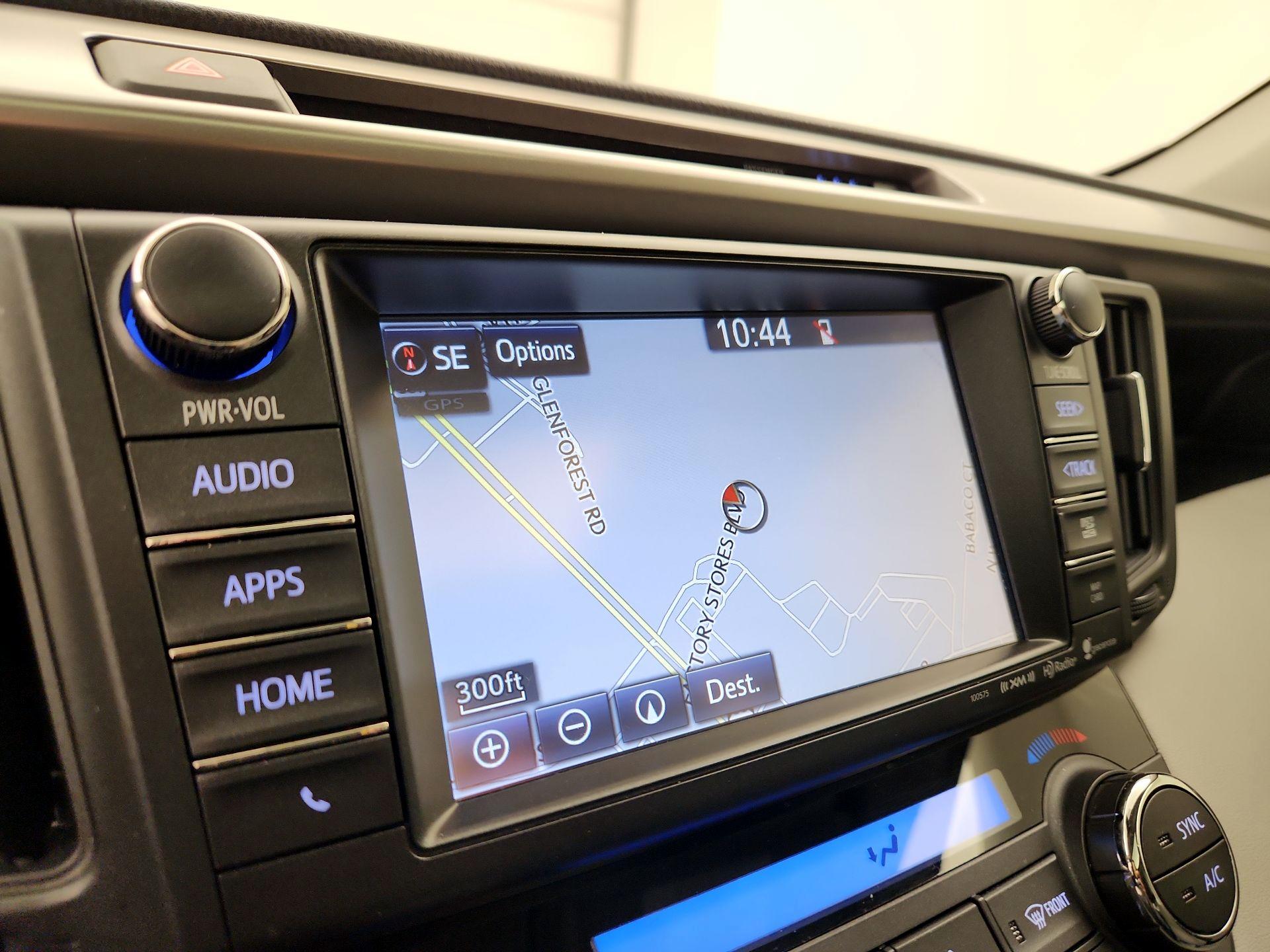 Thumbnail: 2018 Toyota RAV4 - 14