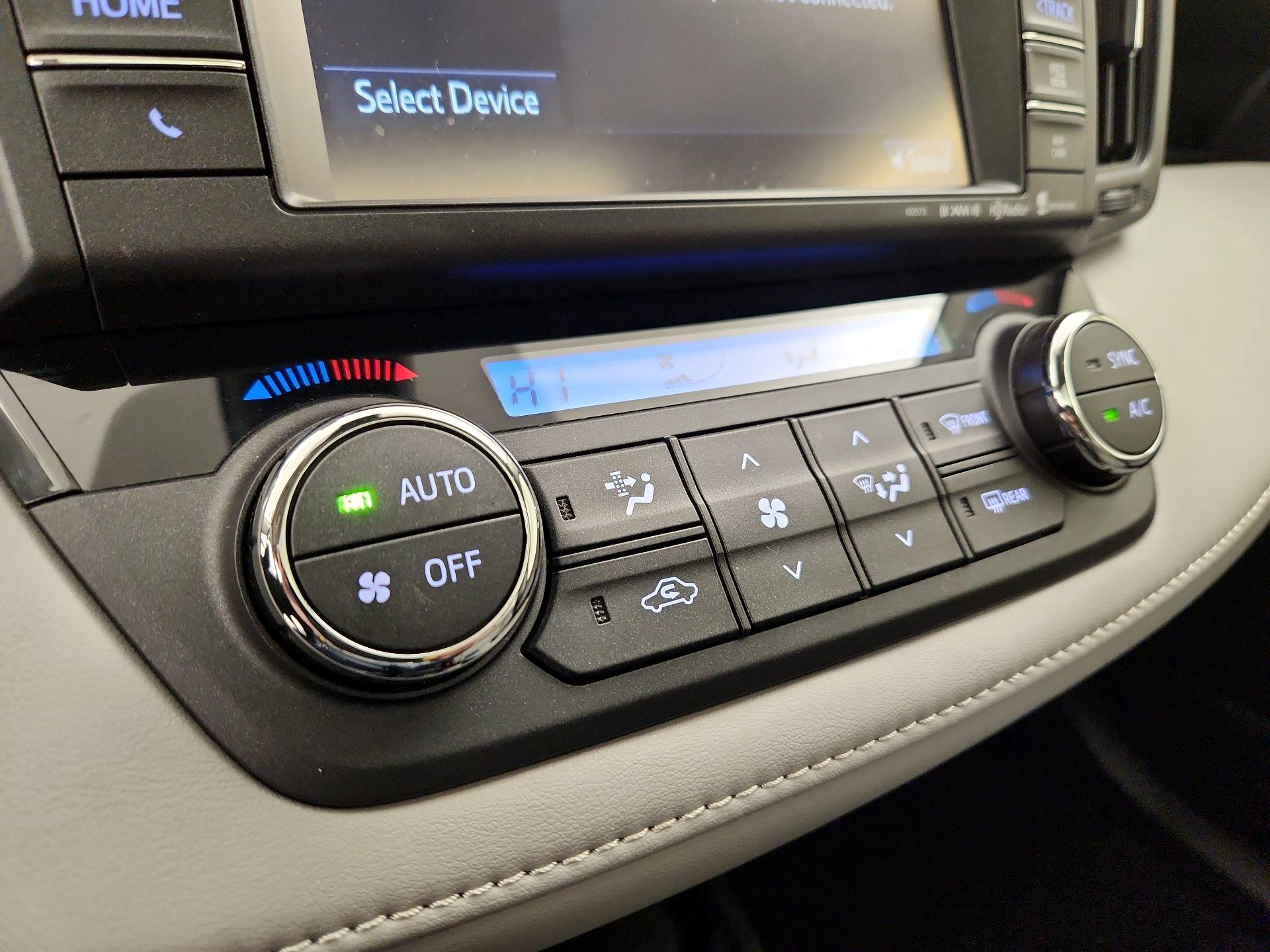 Thumbnail: 2018 Toyota RAV4 - 17