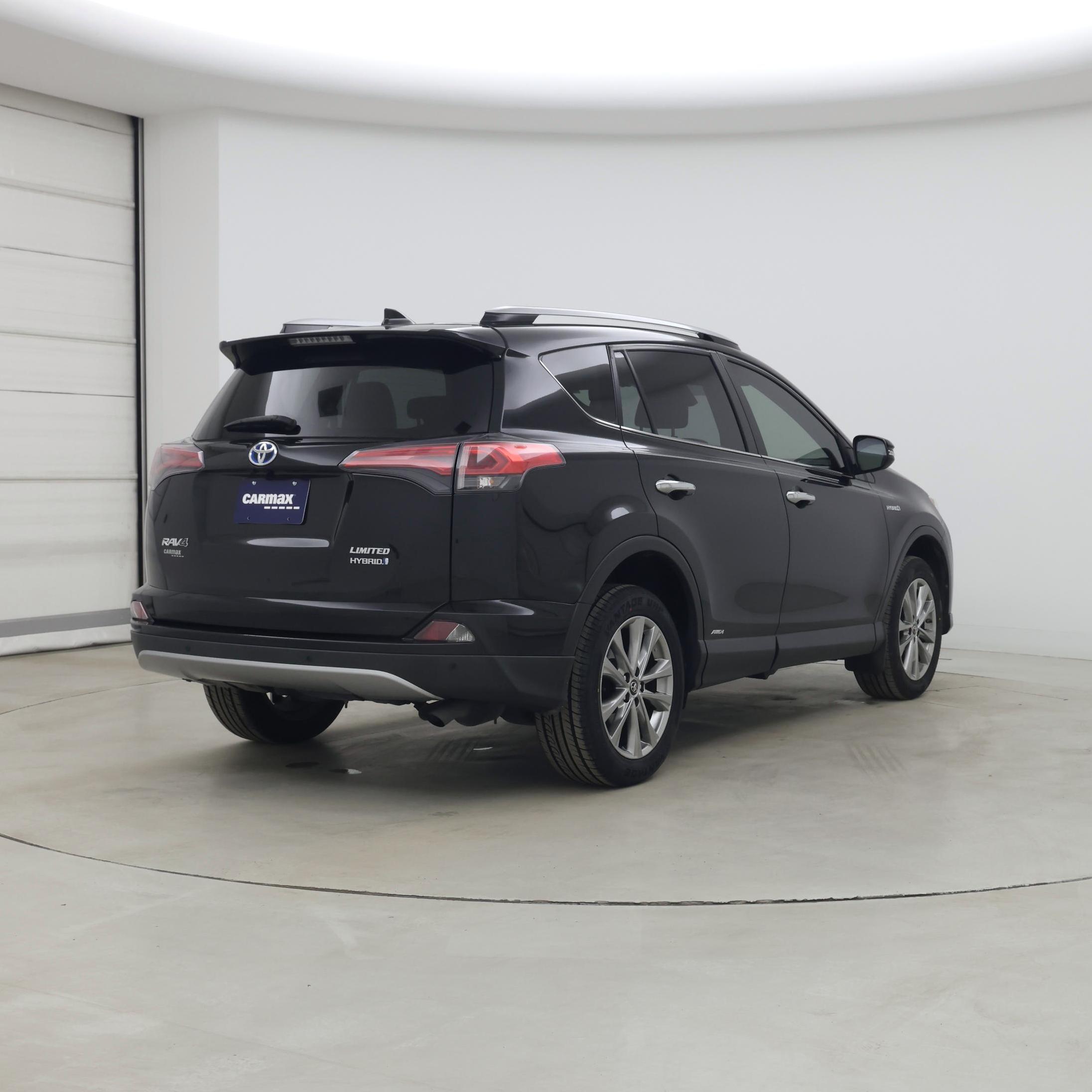 Thumbnail: 2018 Toyota RAV4 - 8