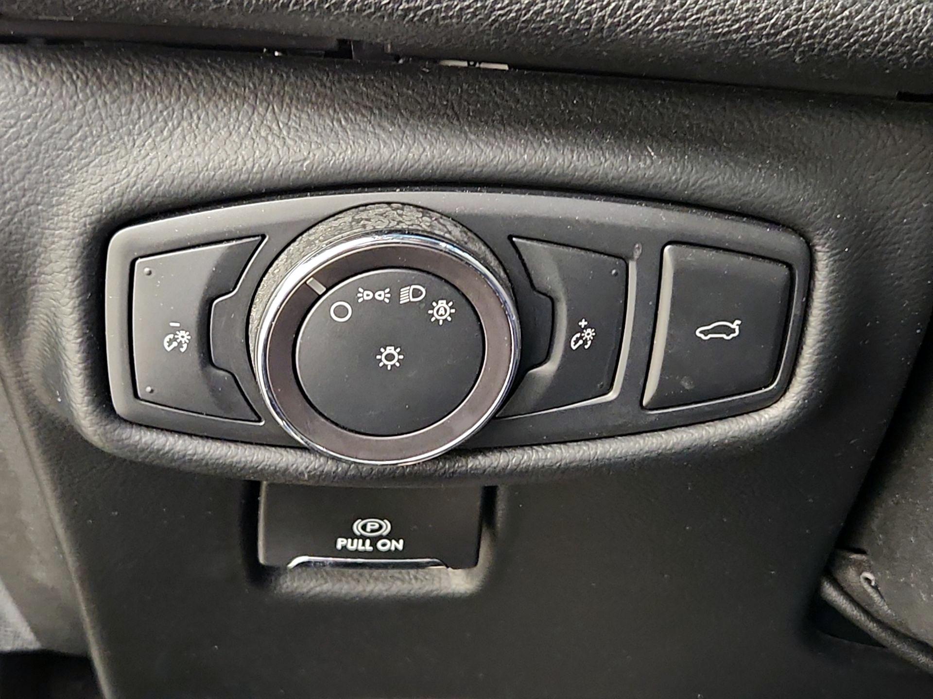 Thumbnail: 2017 Lincoln MKZ - 13