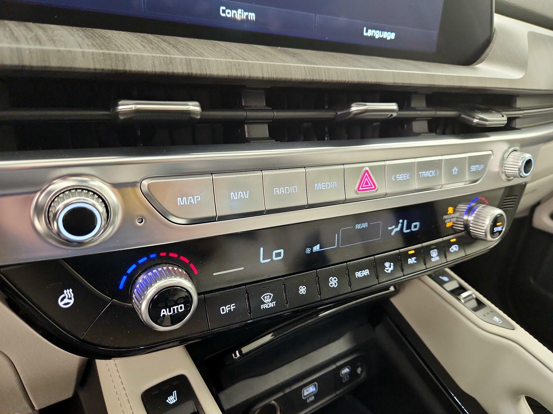 Thumbnail: 2023 Kia Telluride - 17