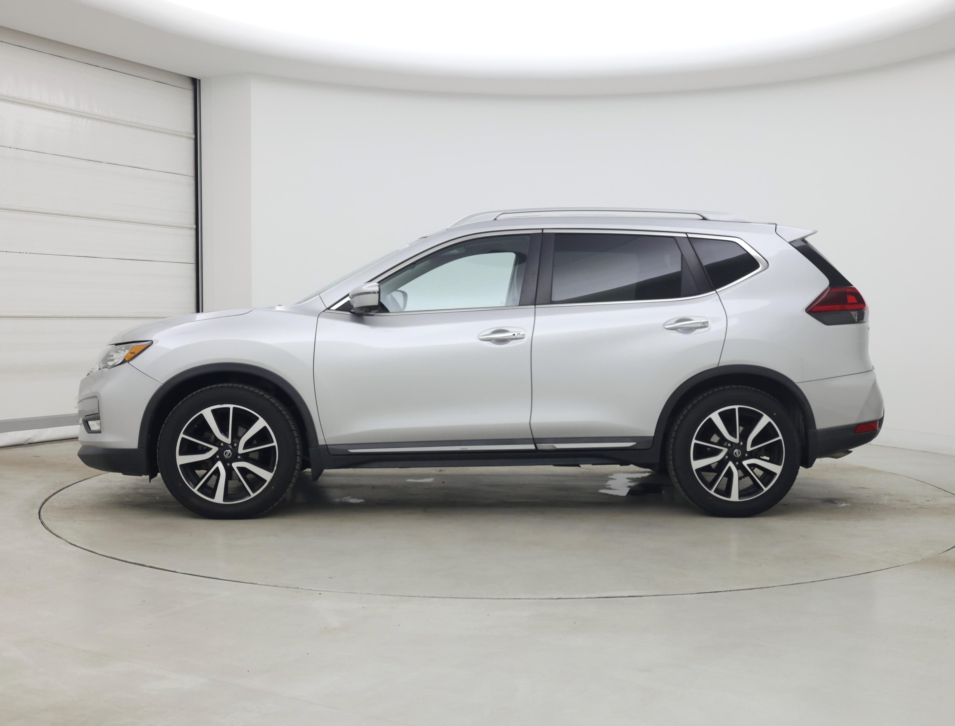 Thumbnail: 2020 Nissan Rogue - 3