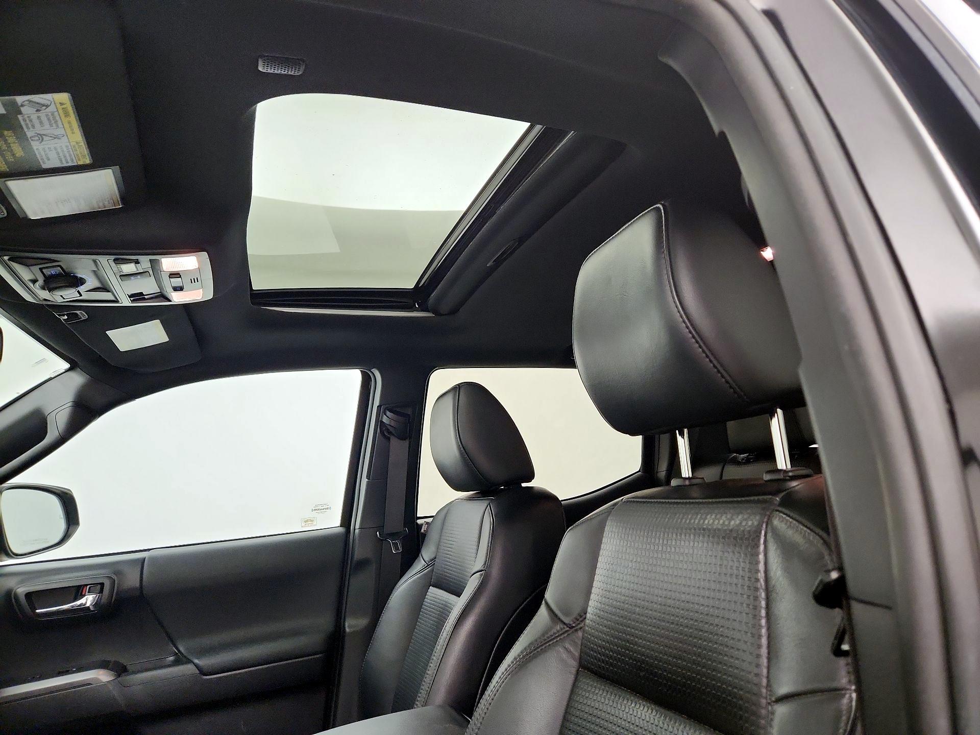 Thumbnail: 2020 Toyota Tacoma - 20