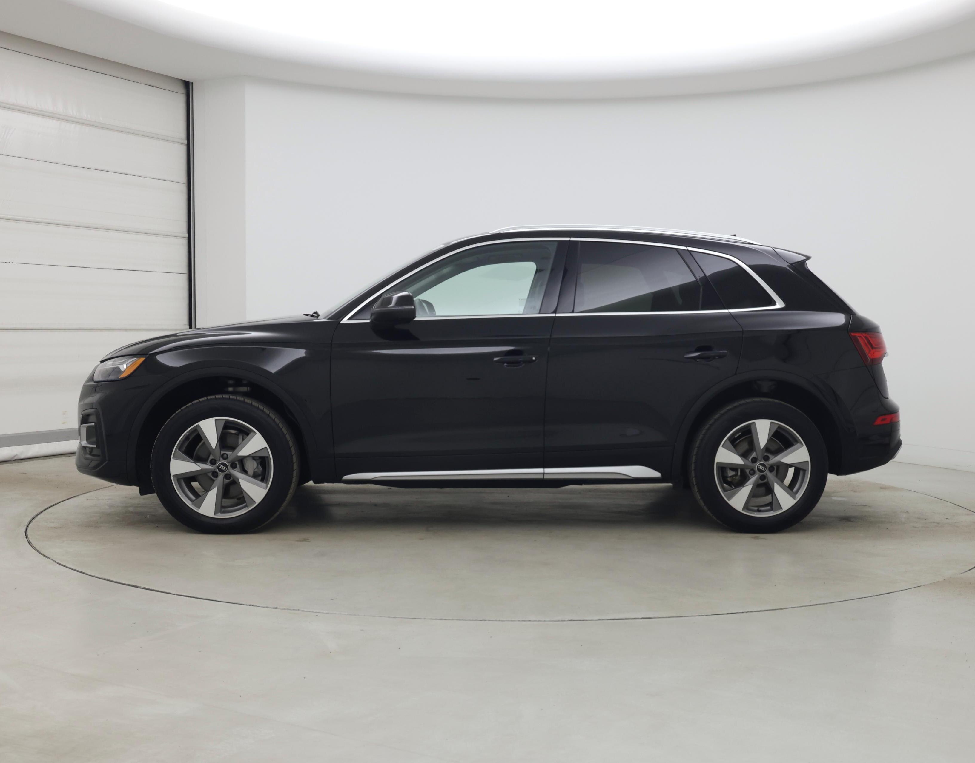 Thumbnail: 2023 Audi Q5 - 3