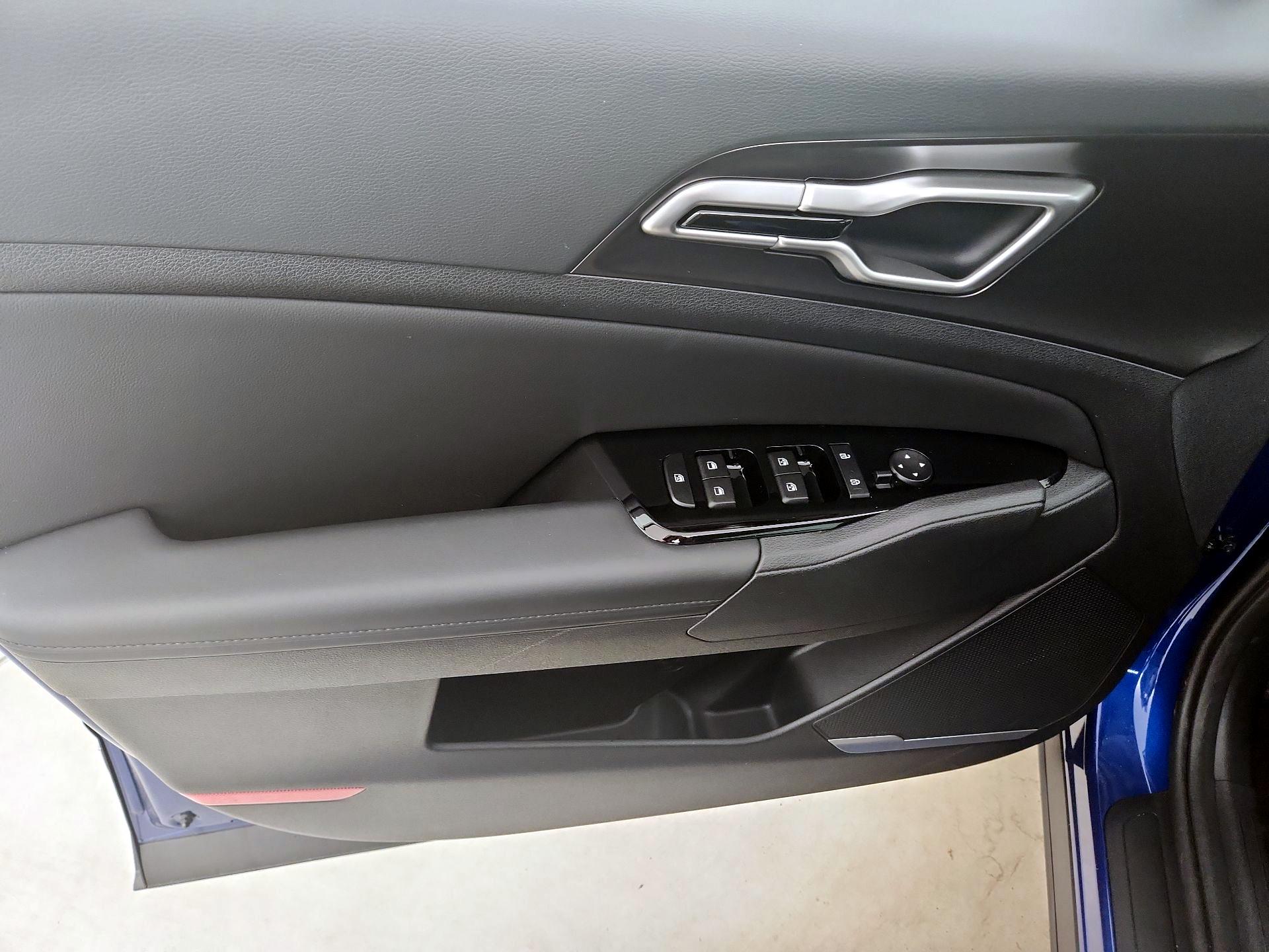 Thumbnail: 2025 Kia Sportage - 12